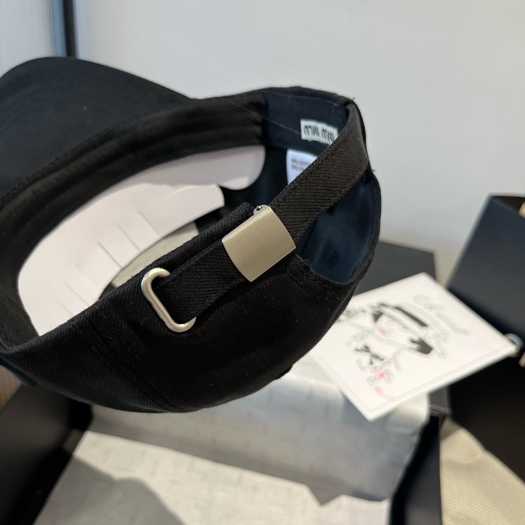 🆕

miumiu缪缪蝴蝶结鸭舌帽，高端定制，头围57cm