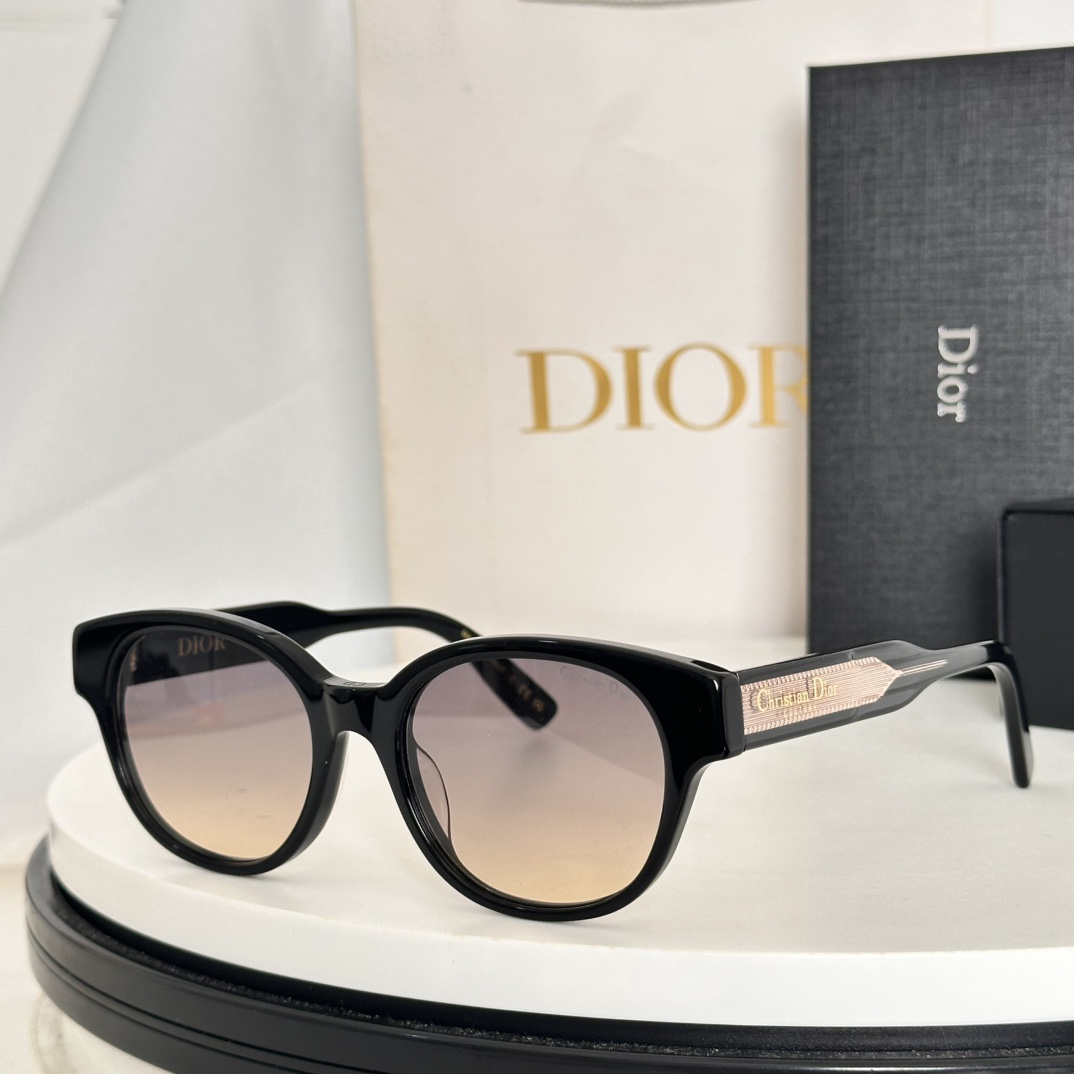 ‼️Dior
MODEL：Christian Dior Label R1F
SIZE：  53口19-