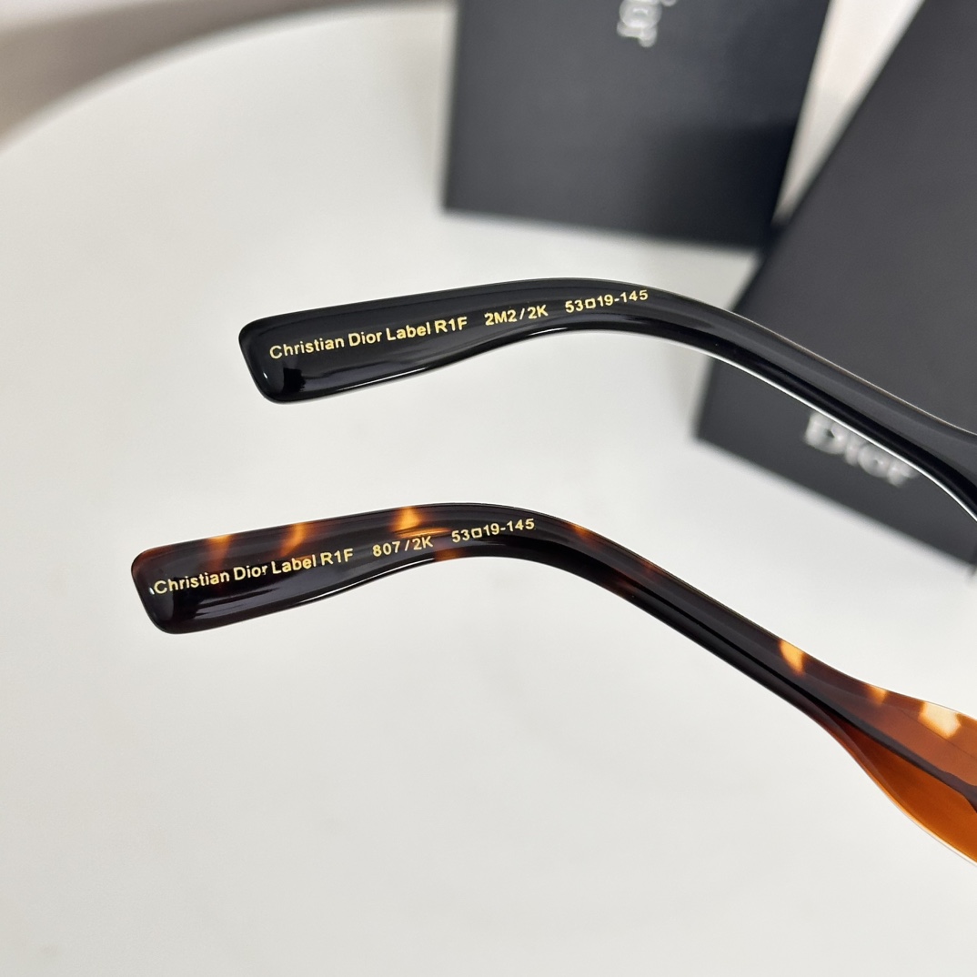  ‼️Dior
MODEL：Christian Dior Label R1F
SIZE：  53口19-