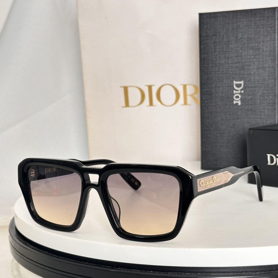  ‼️DIOR
MOD：Dior Label R2F
Size：56口19-143