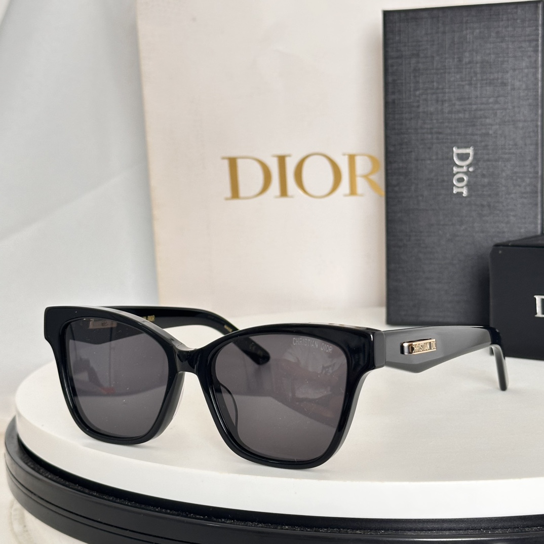  ‼️DIOR
MOD：DIORCDIORO S4I
Size：53口16-140