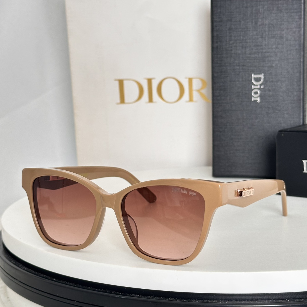  ‼️DIOR
MOD：DIORCDIORO S4I
Size：53口16-140