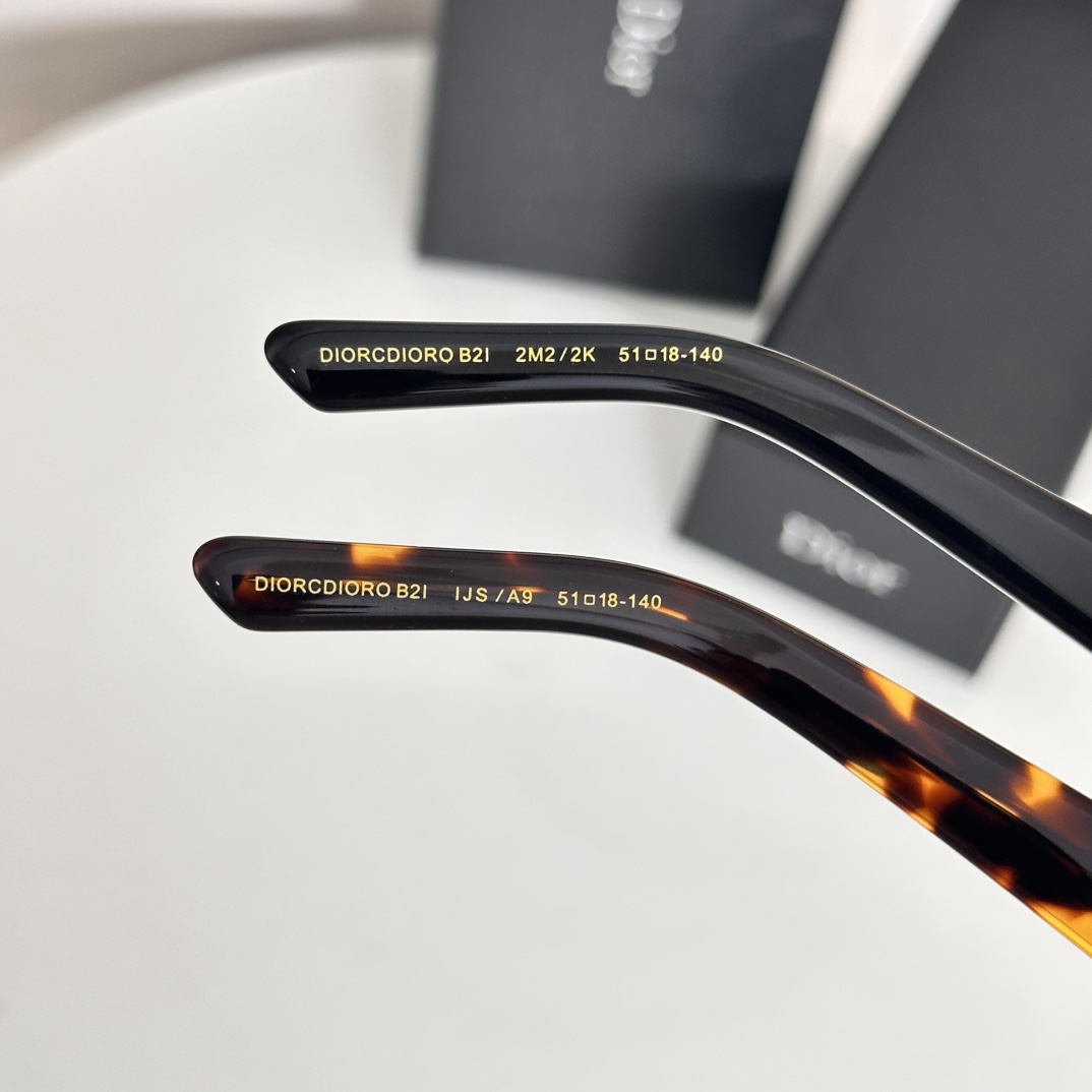  ‼️DIOR
MOD：DIORCDIORO B2I
Size：51口18-140