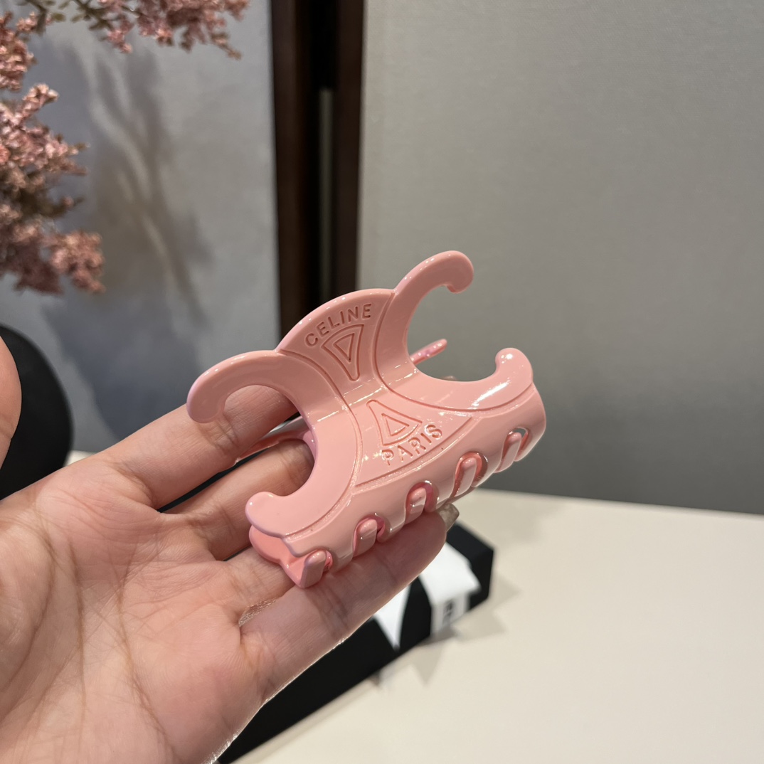 🆕


Celine赛琳发夹 官方款