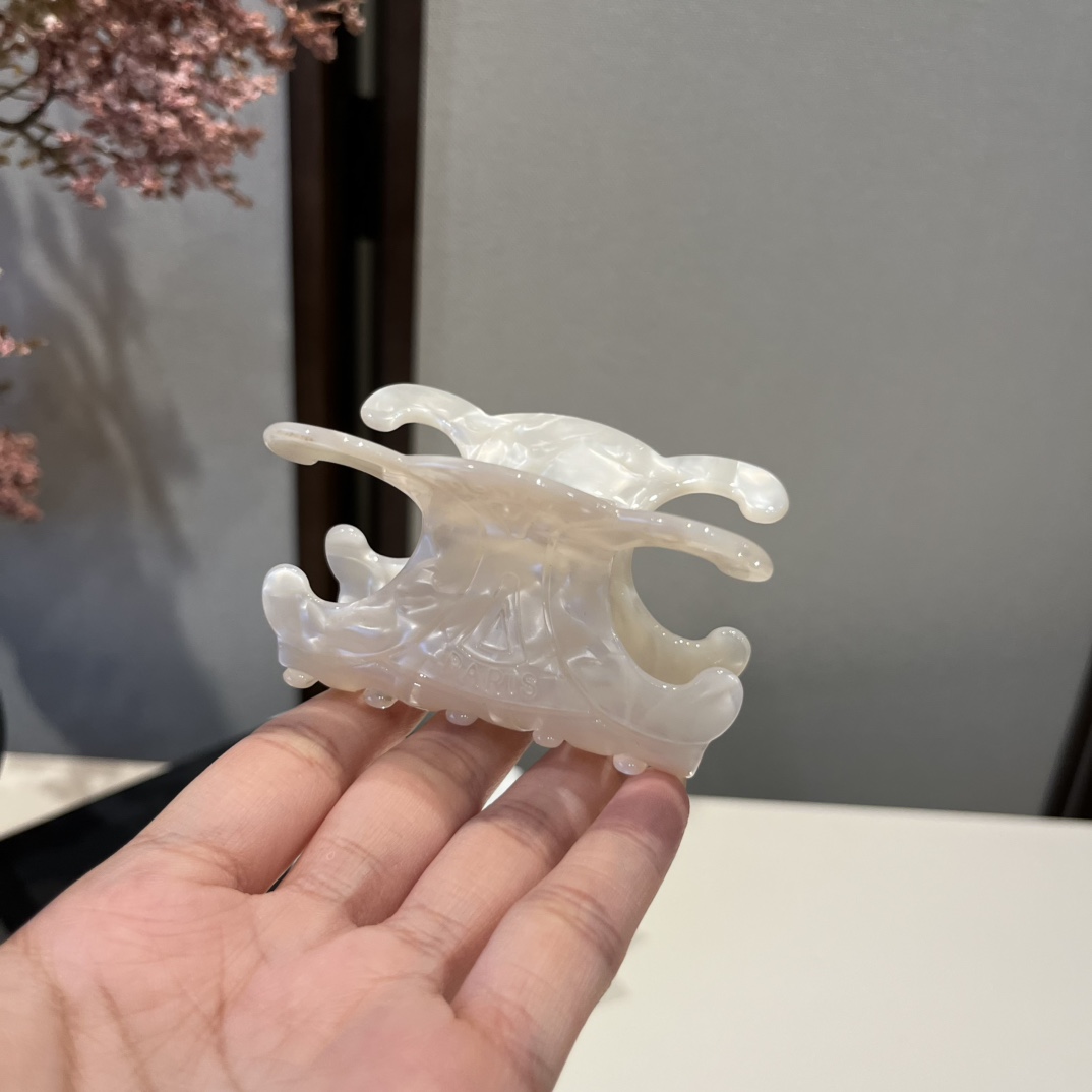 🆕


Celine赛琳发夹 官方款