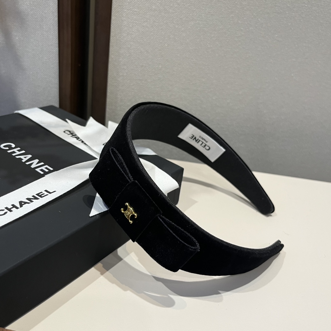 🆕


Celine赛琳发箍 官方款