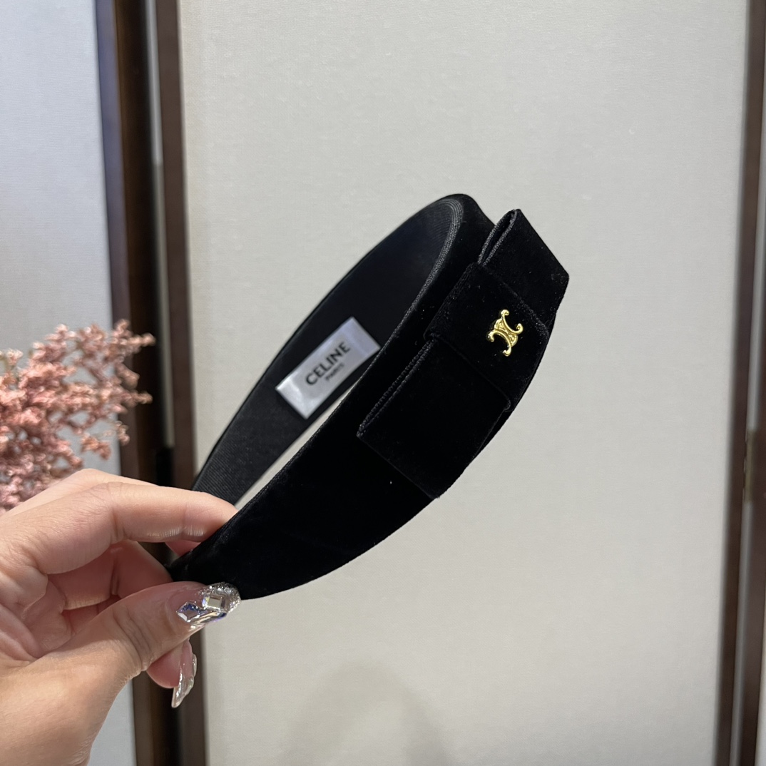 🆕


Celine赛琳发箍 官方款