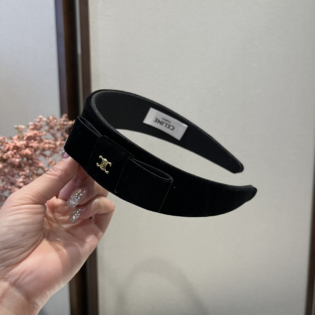 🆕


Celine赛琳发箍 官方款