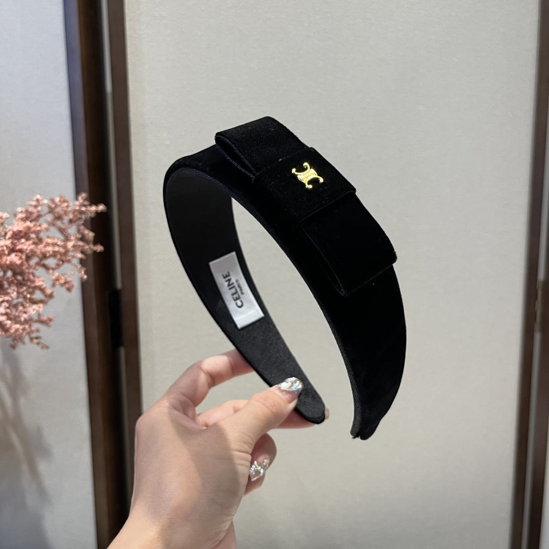 🆕


Celine赛琳发箍 官方款