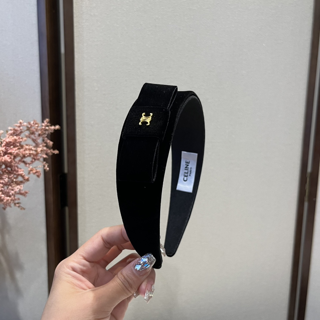 🆕


Celine赛琳发箍 官方款