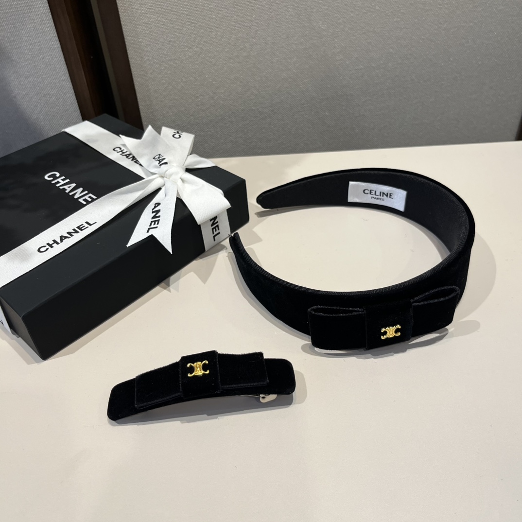🆕


Celine赛琳发夹 官方款