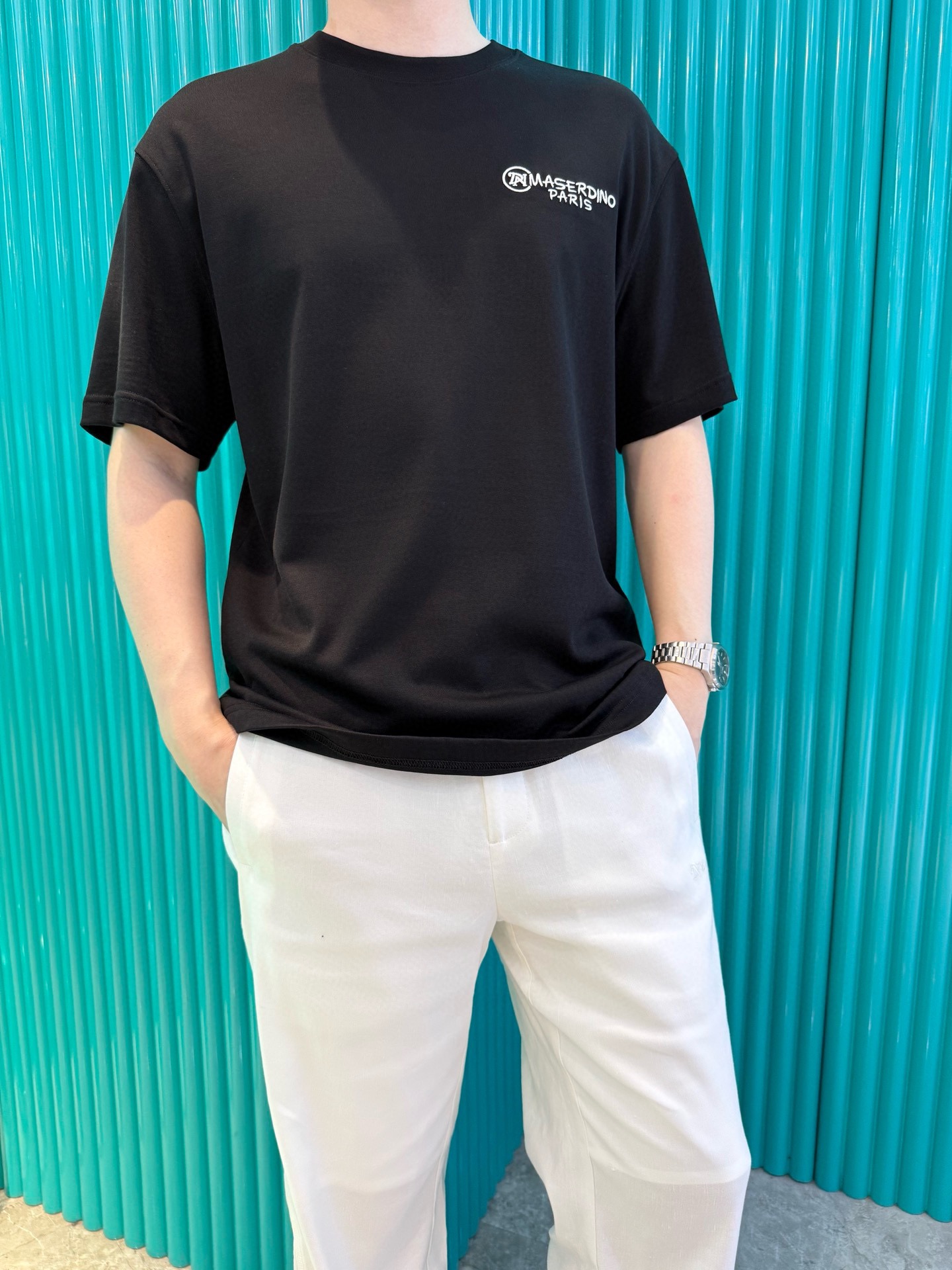 NO:512200,Dino luxury products - brand authentic 2025 latest round neck T-shirt shipment, hot-selling items in Europe and the United States!  Selected Italian imported brands to customize 100% European cotton!  The digital printing on the back is matched with the latest design, highlighting fashion!  Number of codes 48-56 (model 180/wear 50, with Hong Kong Lane Crawford gift box packaging), tees, t-shirt, alexander wang19860909Dino奢品-品牌正品2025最新圆领T恤出货 欧美热销单品！精选意大利进口品牌定制百分百欧货棉！后背的数码印花搭配最新的设计,彰显时尚 ！码数48-56（模特180/穿50,配香港连卡佛礼盒包装）,,tees，t-shirt,alexander wang,Men's clothing