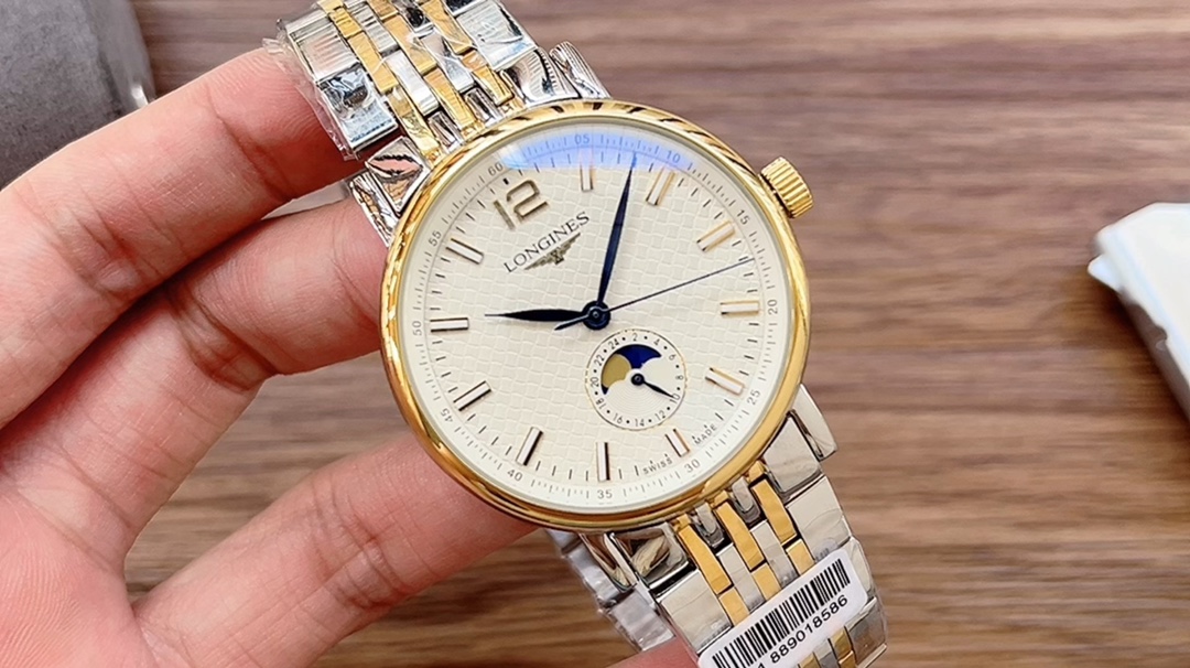 Montre Longines Bicolore : Élégance et Précision Suisses au Quotidien
