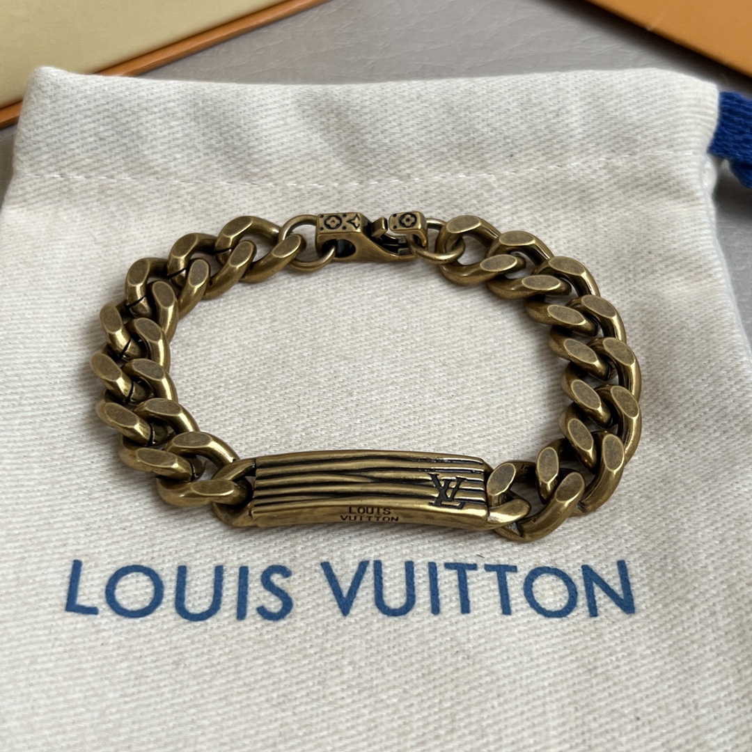 【】原单货LV日本新款  手链 🔹🔹Louis Vuitton 路易威登 手链🔹专柜一致材质 火爆款出货