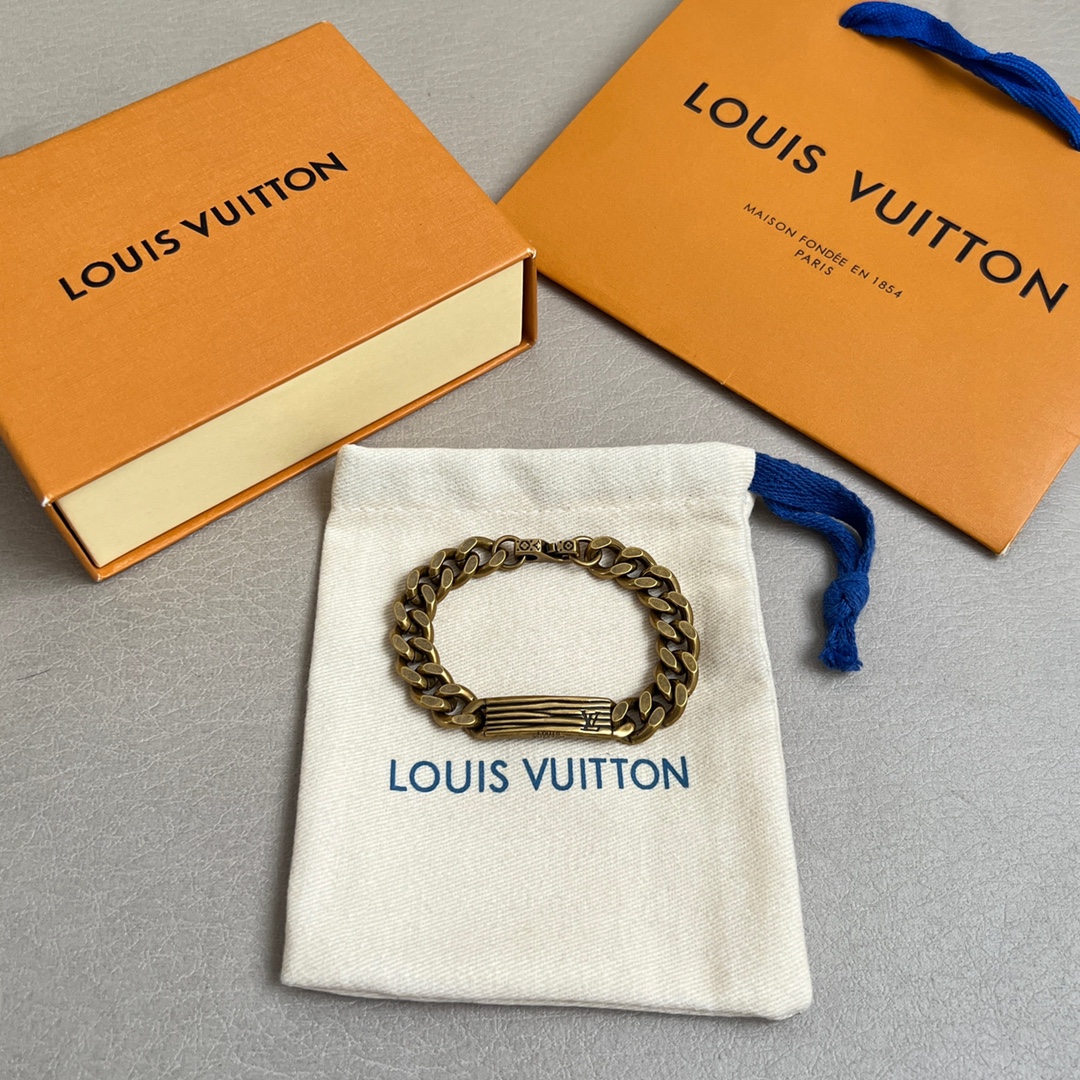 【】原单货LV日本新款  手链 🔹🔹Louis Vuitton 路易威登 手链🔹专柜一致材质 火爆款出货