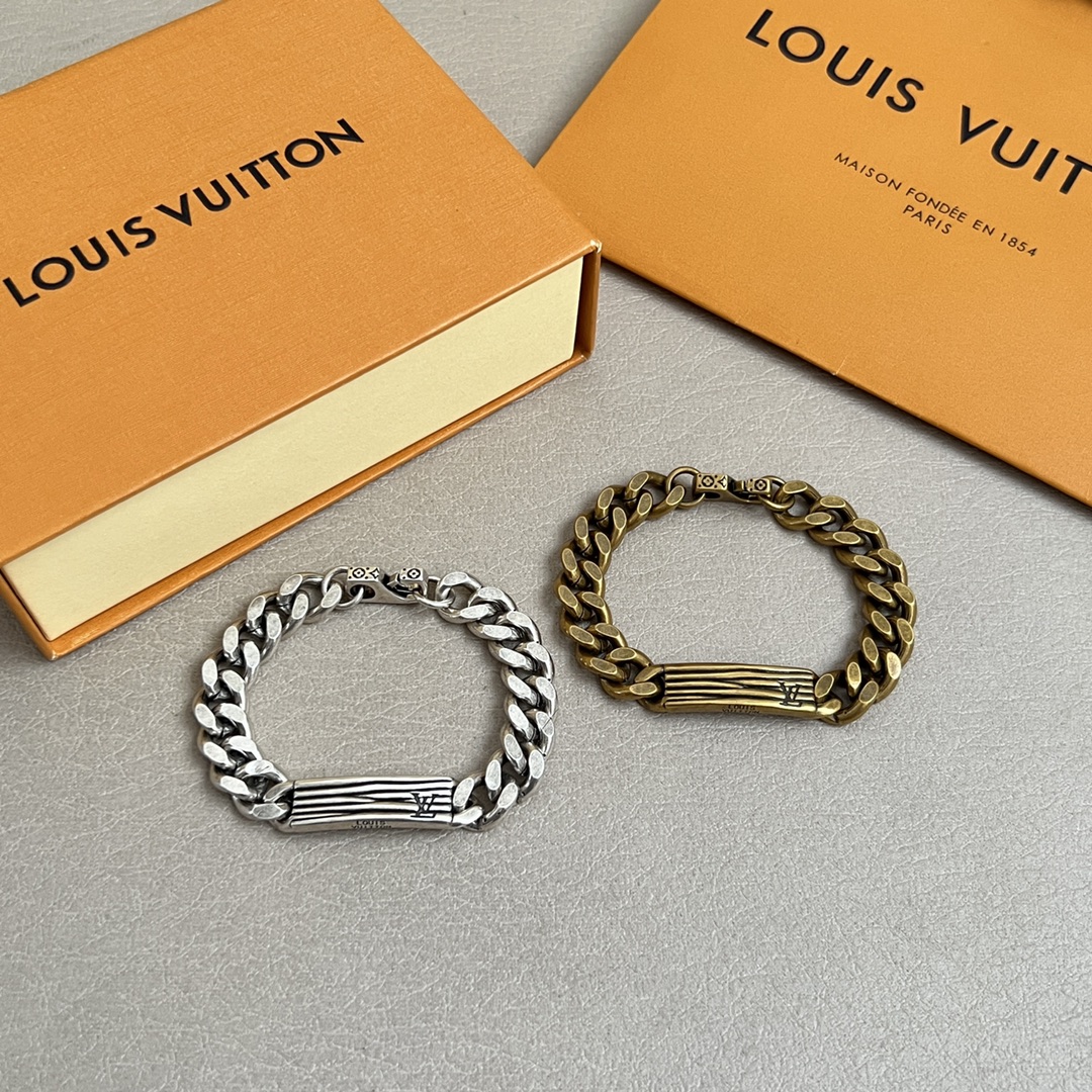 【】原单货LV日本新款  手链 🔹🔹Louis Vuitton 路易威登 手链🔹专柜一致材质 火爆款出货