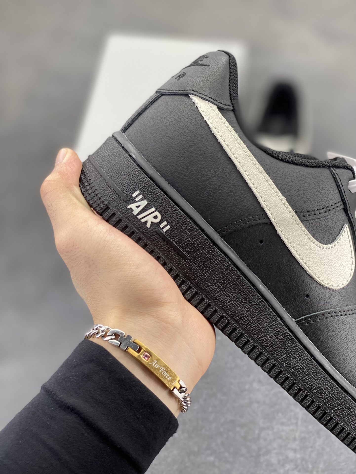 图片[6]-Nike Air Force 1 Low 空军一号低帮百搭休闲运动板鞋。柔软、弹性十足的缓震性能和出色的中底设计，横跨复古与现代的外型结合，造就出风靡全球三十多年的Force 1，直到今天还深受青睐。 货号：DD8959-001 尺码：36 36.5 37.5 38 38.5 39 40 40.5 41 42 42.5 43 44 44.5 45-选品中心