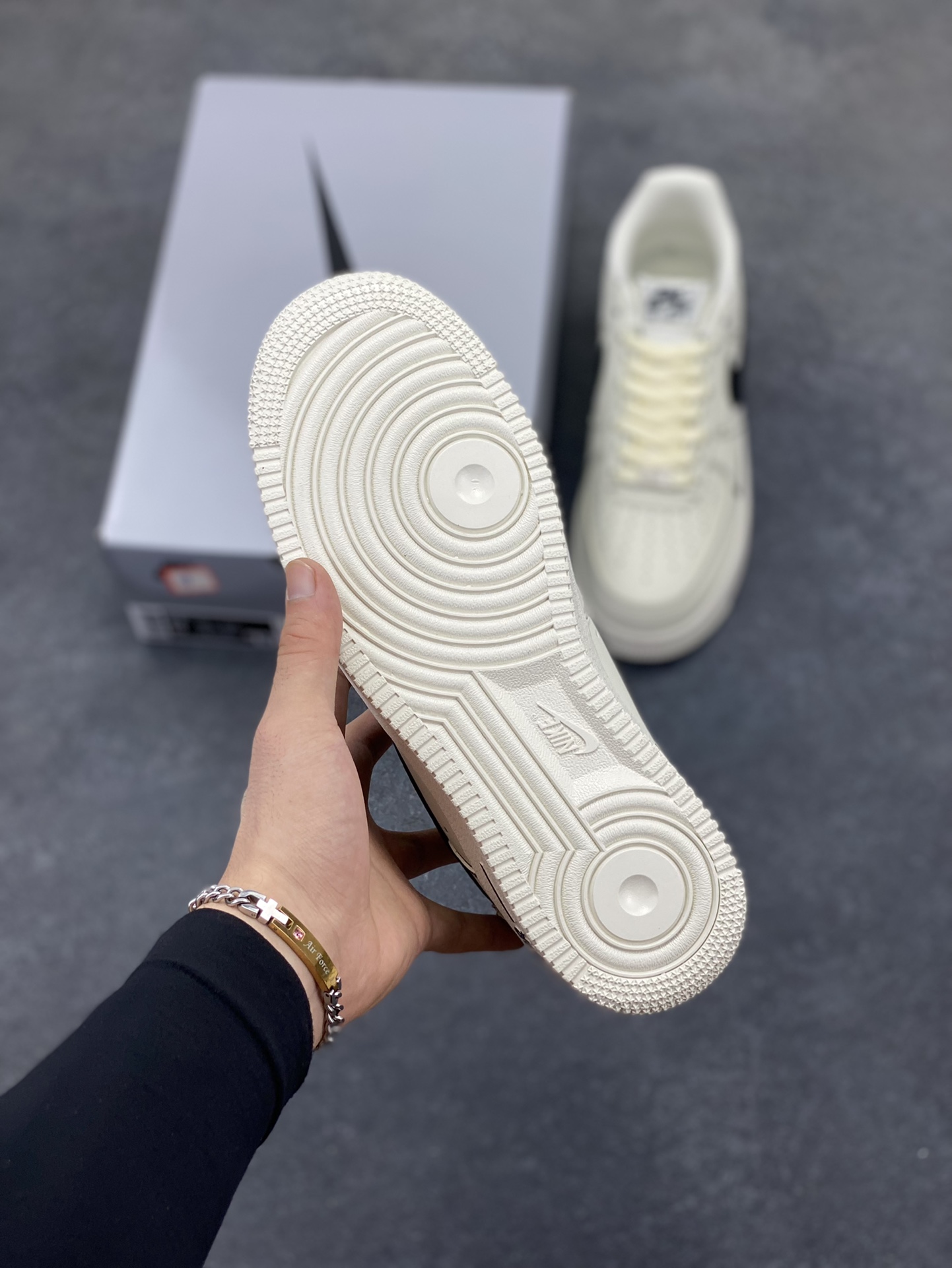 图片[5]-Nike Air Force 1 Low’07 做旧黑勾 空军一号低帮休闲板鞋 定制皮料 原厂3D打印 定制鞋盒 原楦原纸板 纯正空军版型 内置全掌气垫 货号：ZH0316-093 尺码：36 36.5 37.5 38 38.5 39 40 40.5 41 42 42.5 43 44 44.5 45-选品中心