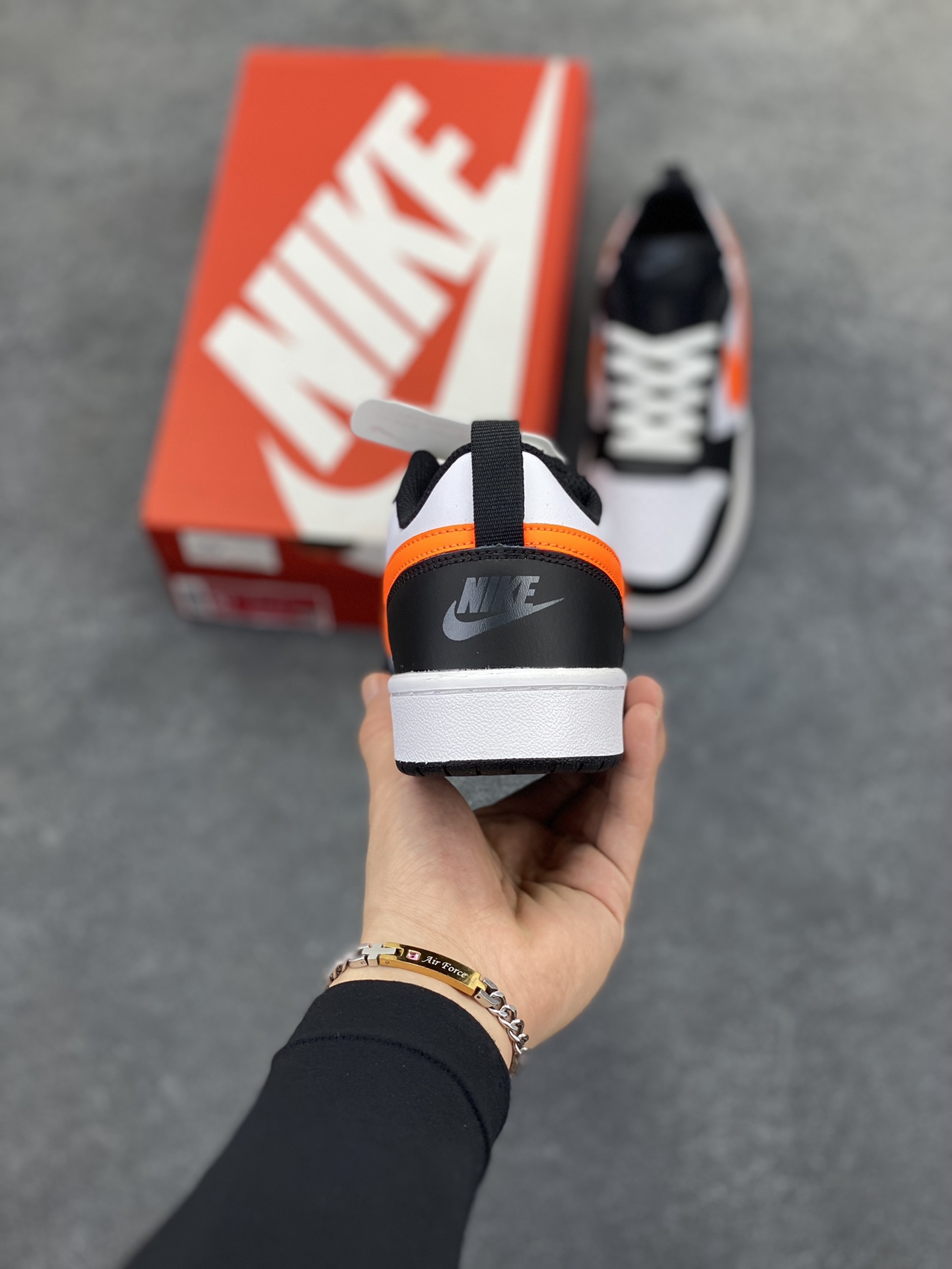 图片[4]-福利特价 Nike Court Borough 低帮百搭透气休闲运动板鞋男女鞋 经典耐用的设计，兼顾舒适脚感和出众风范，演绎匠心之作。结构性的支撑贴合感结合复古篮球设计，塑就场外全明星风范。 货号：BQ5448-115 尺码：36 36.5 37.5 38 38.5 39 40 40.5 4142 42.5 43 44 44.5 45-选品中心