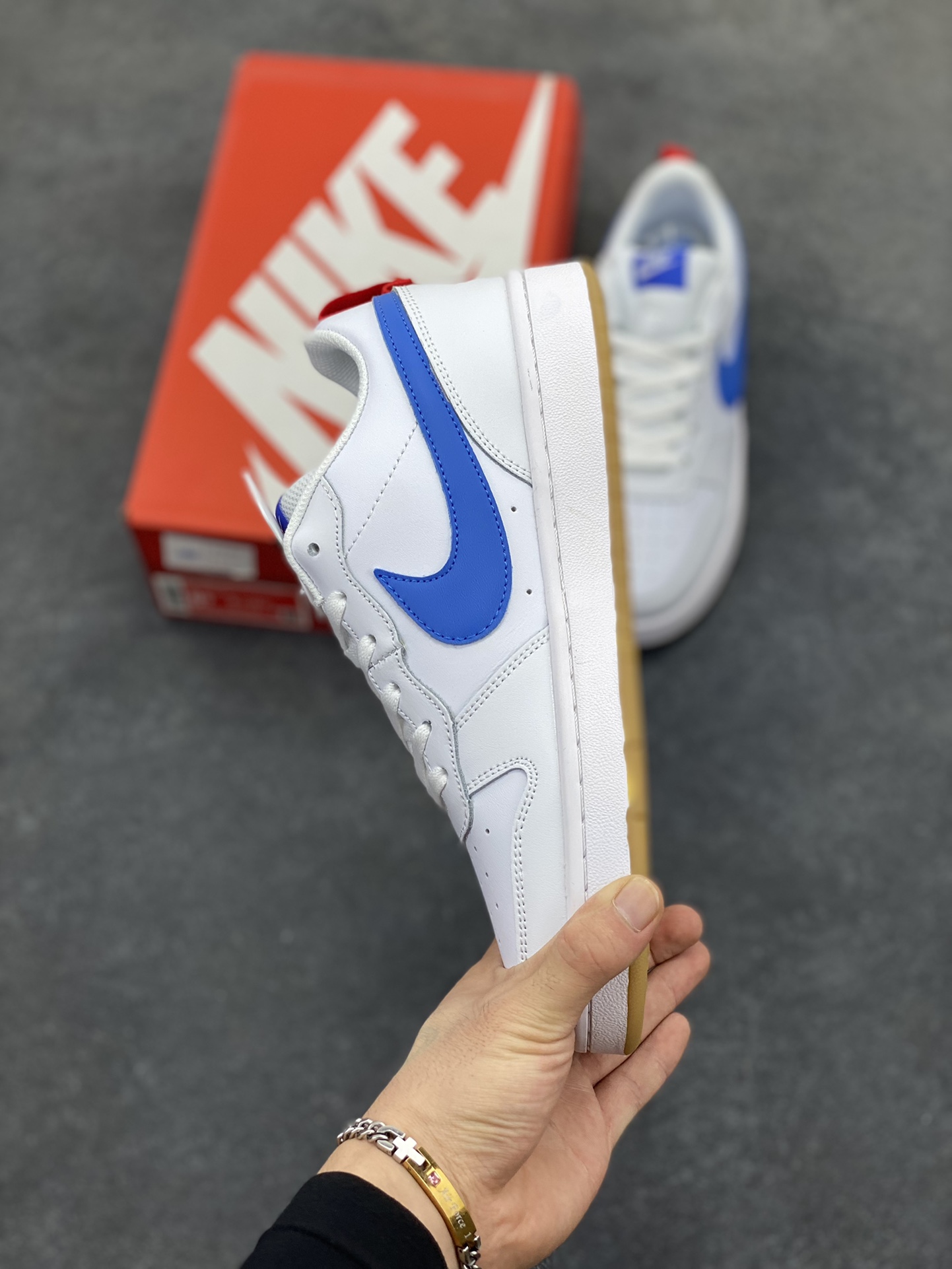 图片[3]-福利特价 Nike Court Borough 低帮百搭透气休闲运动板鞋男女鞋 经典耐用的设计，兼顾舒适脚感和出众风范，演绎匠心之作。结构性的支撑贴合感结合复古篮球设计，塑就场外全明星风范。 货号：BQ5448-109 尺码：36 36.5 37.5 38 38.5 39 40 40.5 4142 42.5 43 44 44.5 45-选品中心