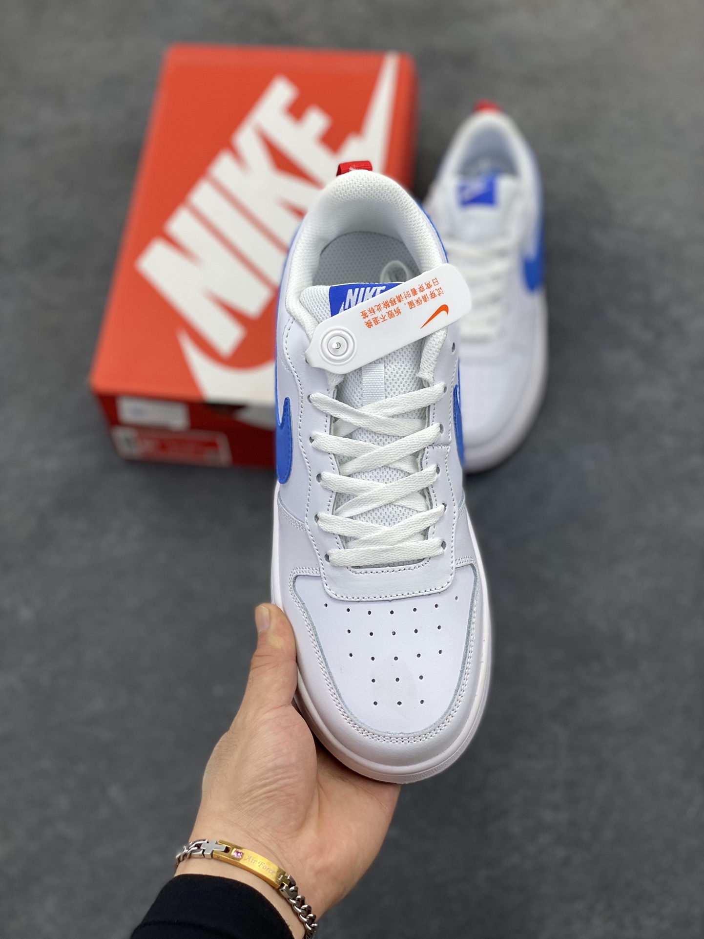 图片[2]-福利特价 Nike Court Borough 低帮百搭透气休闲运动板鞋男女鞋 经典耐用的设计，兼顾舒适脚感和出众风范，演绎匠心之作。结构性的支撑贴合感结合复古篮球设计，塑就场外全明星风范。 货号：BQ5448-109 尺码：36 36.5 37.5 38 38.5 39 40 40.5 4142 42.5 43 44 44.5 45-选品中心