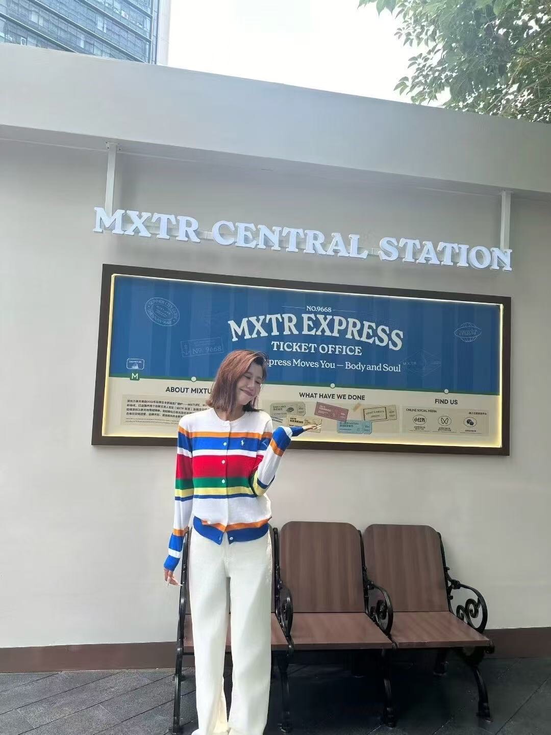 Striped Merino Wool Cardigan with Embroidered Pony Logo - Luxury Knitwear 4 i1755755809 5289 3