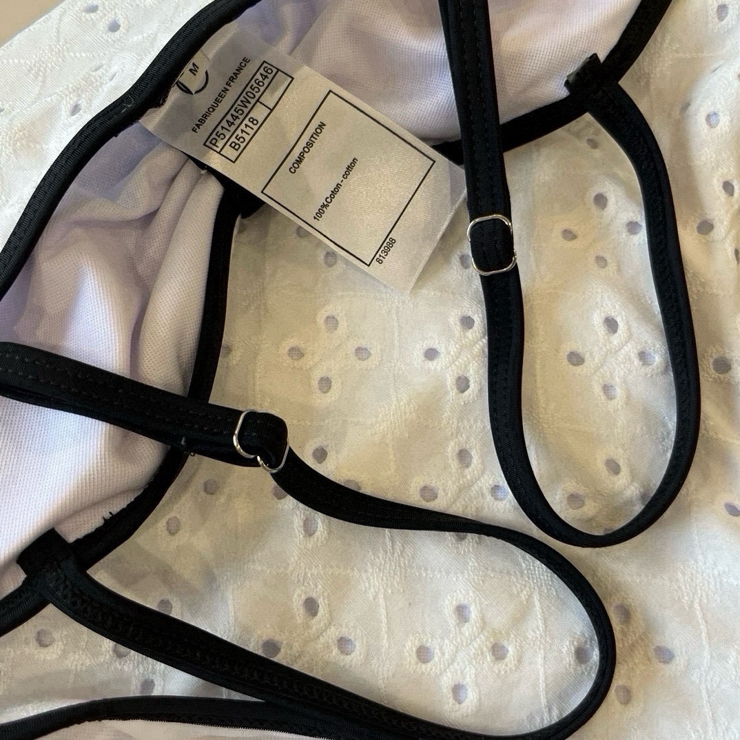 🆕
Chanel 香奈儿连体泳衣 😍🥰适合多种场景的游泳衣🏊‍♀️海边 游泳池 温泉 水上乐园 漂流都可