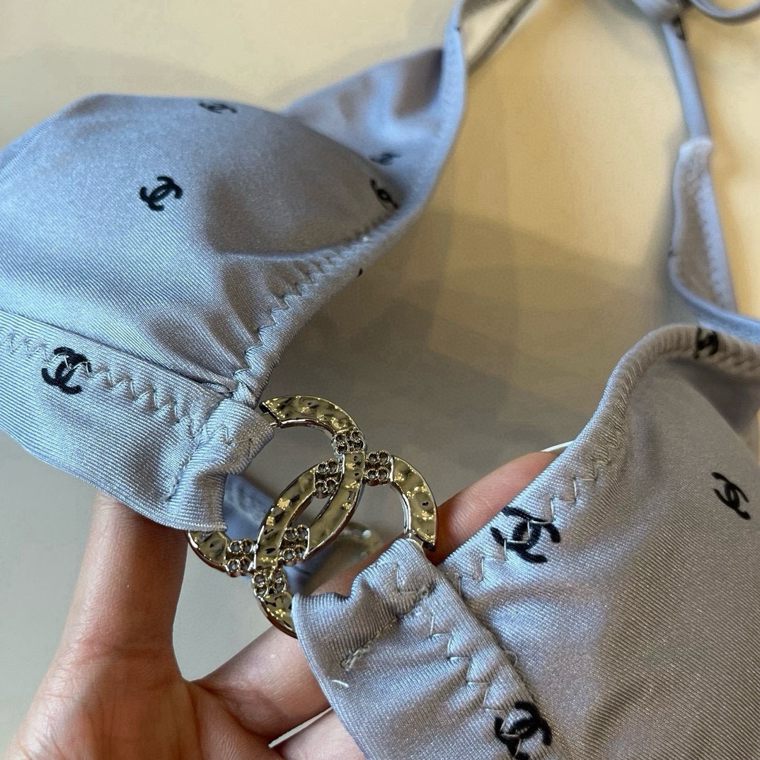 🆕
Chanel比基尼泳衣  😍🥰适合多种场景的游泳衣🏊‍♀️海边 游泳池 温泉 水上乐园 漂流都可以😌