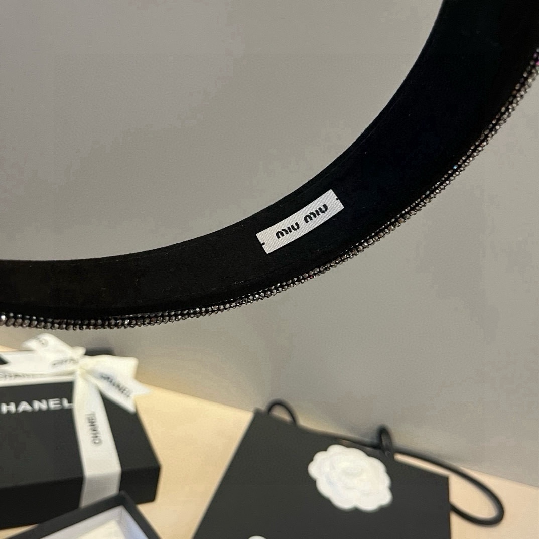 🆕

miumiu缪缪发箍