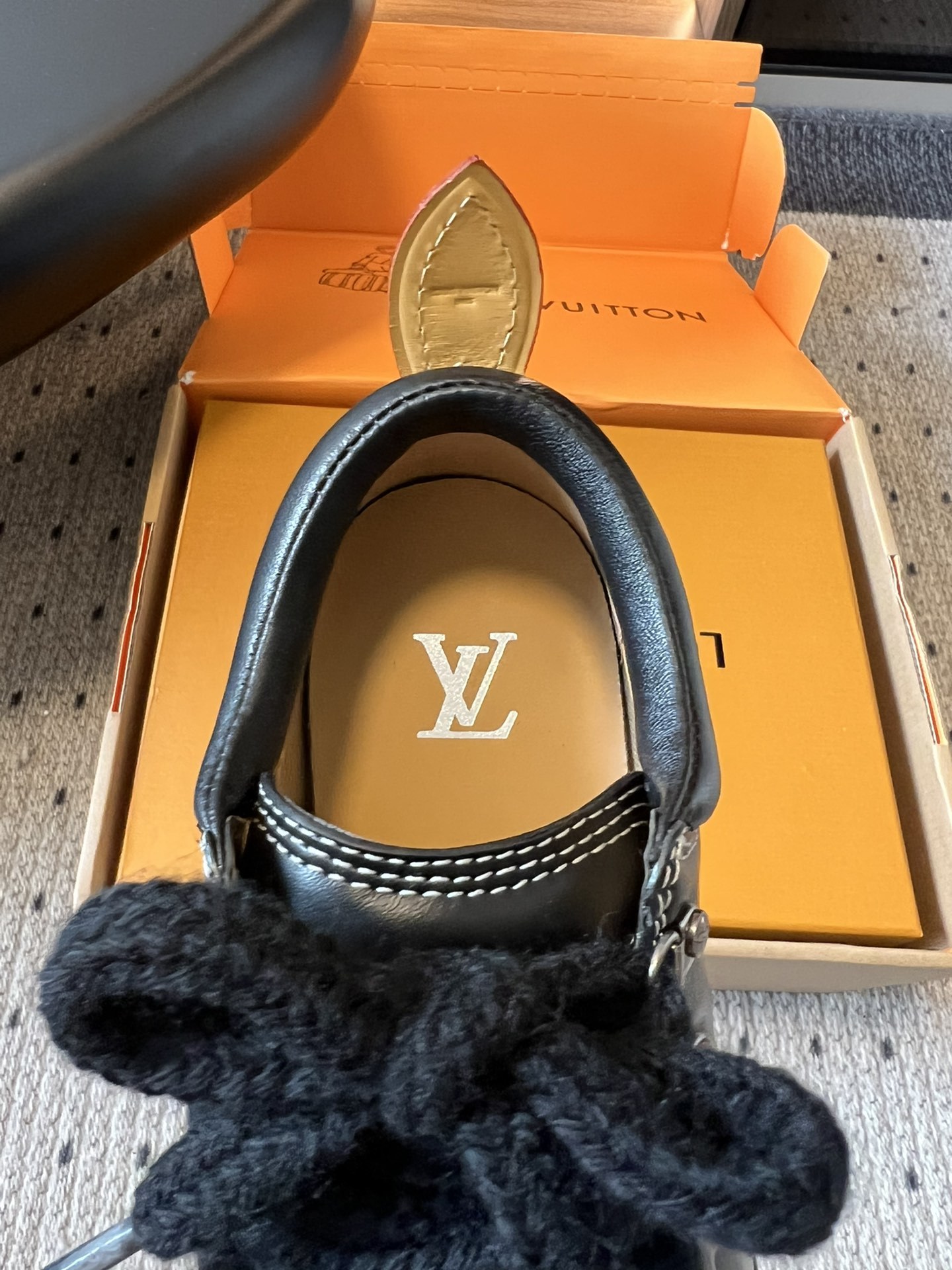 Louis vuiteeo* 路易威登系带 厚底乐福鞋 最新款情侣 男女款 德比鞋
这款松糕厚底系列