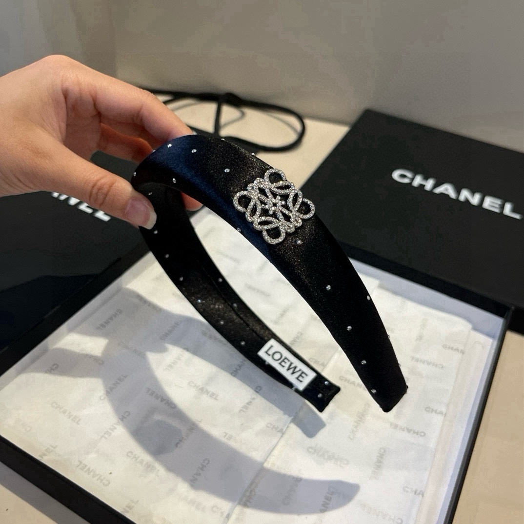 🆕

LOEWE罗意威发箍