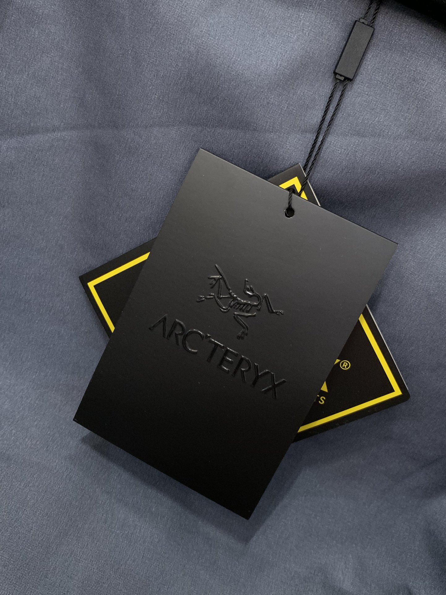 ，ARCTERYX 始祖鸟，2025秋冬AW新品，时尚休闲冲锋衣外套，专柜同步有售，原单狠货，进口原版面