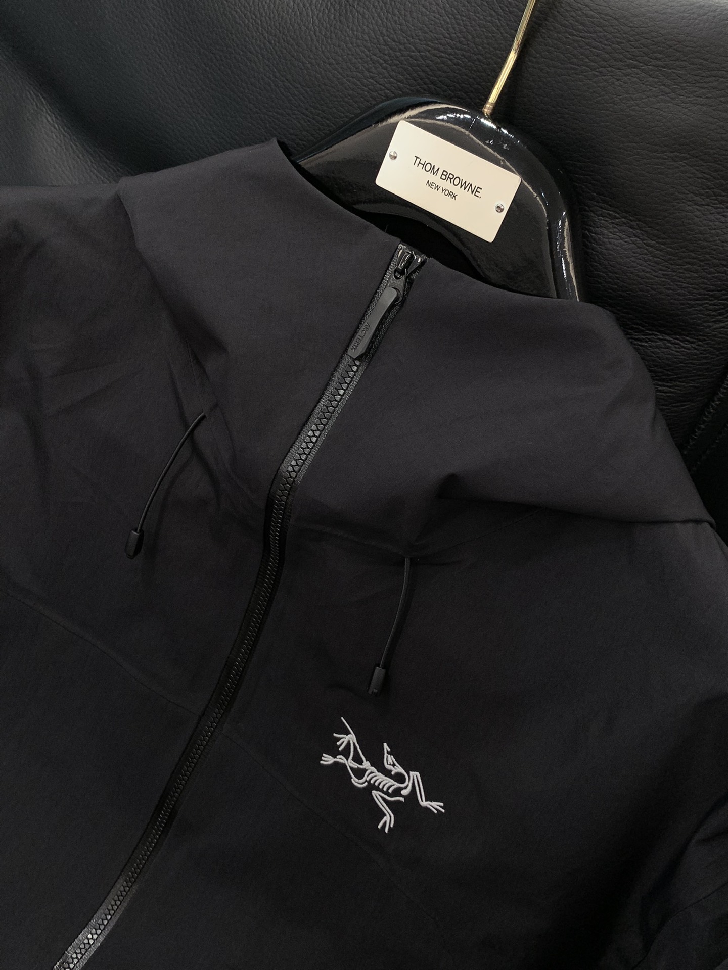，ARCTERYX 始祖鸟，2025秋冬AW新品，时尚休闲冲锋衣外套，专柜同步有售，原单狠货，进口原版面