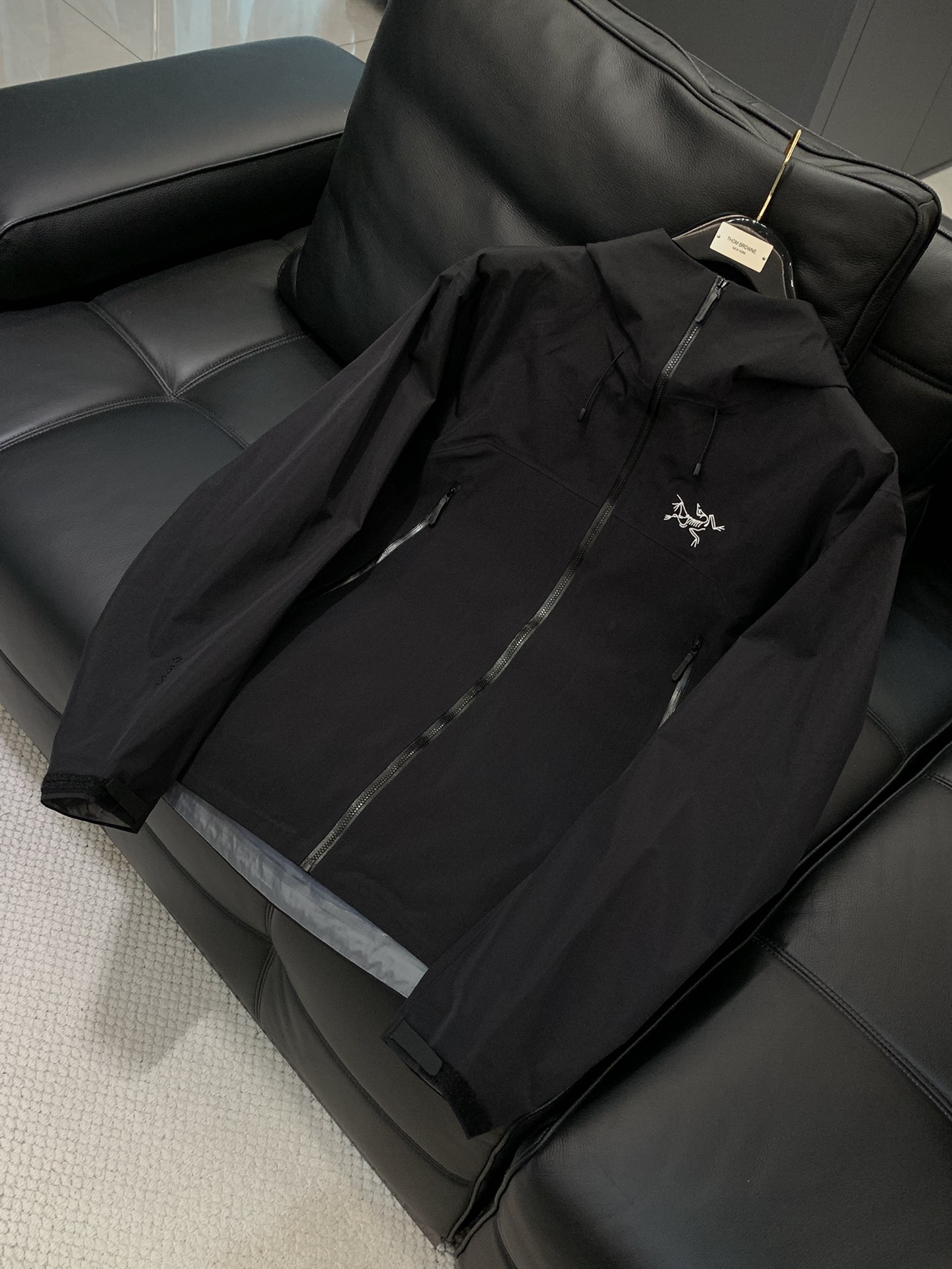 ，ARCTERYX 始祖鸟，2025秋冬AW新品，时尚休闲冲锋衣外套，专柜同步有售，原单狠货，进口原版面