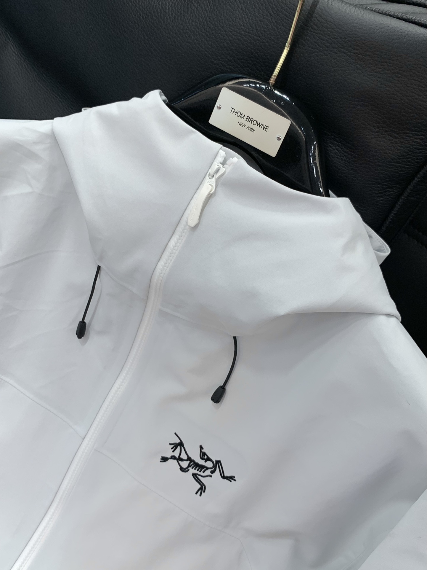 ，ARCTERYX 始祖鸟，2025秋冬AW新品，时尚休闲冲锋衣外套，专柜同步有售，原单狠货，进口原版面