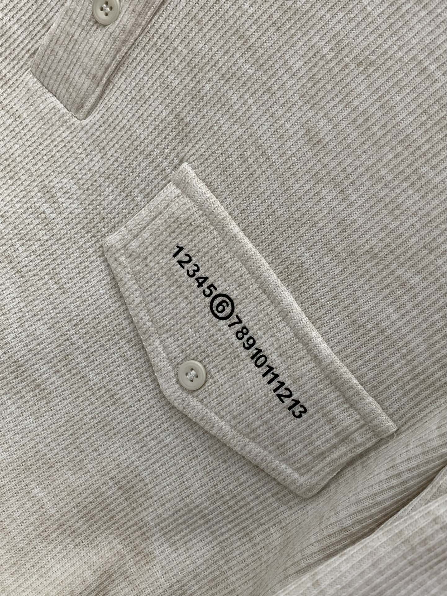 ，Maison Margiela马吉拉，2025早秋最新品，专柜同步有售，原单狠货，时尚休闲圆领长袖T恤