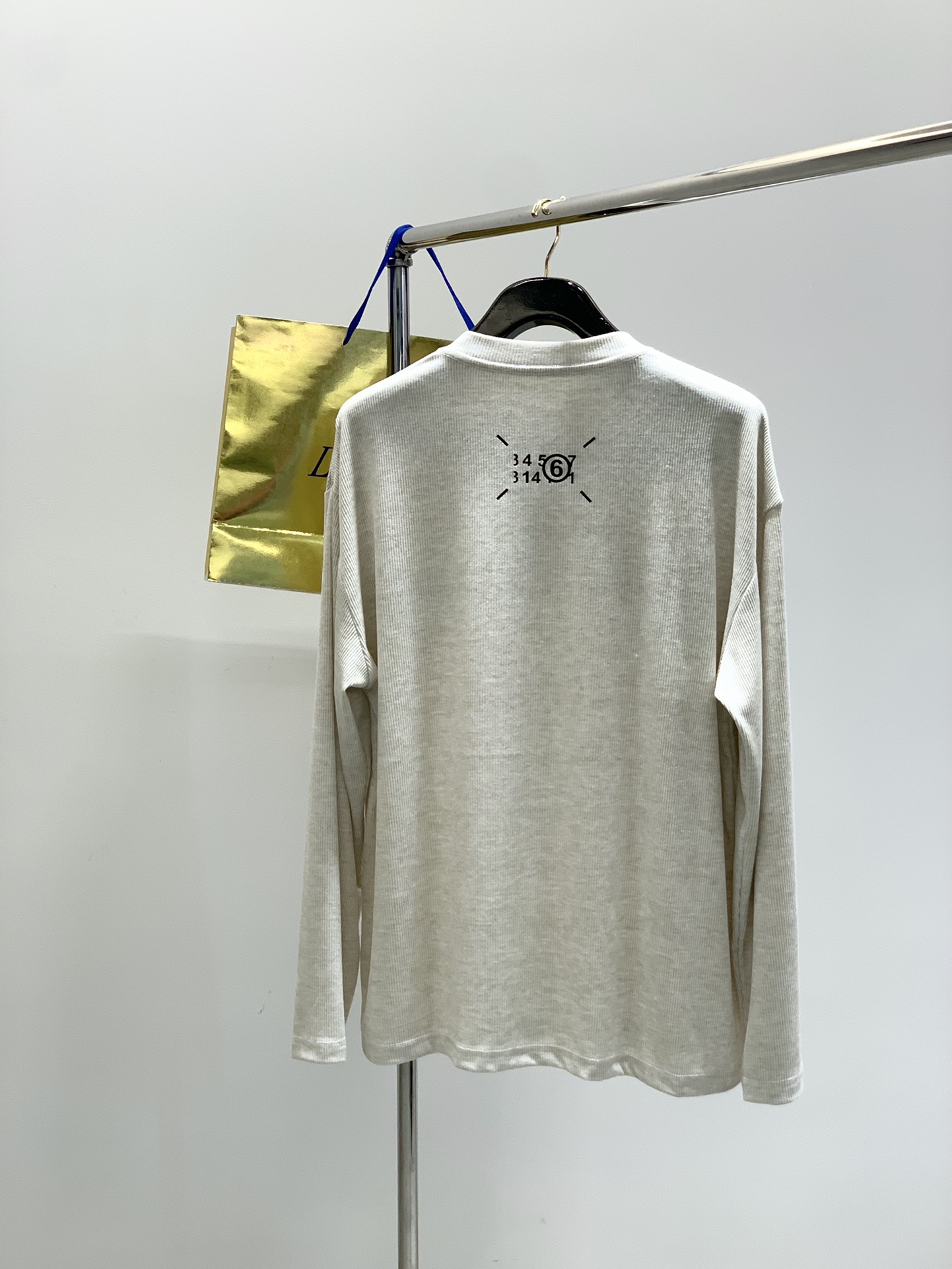 ，Maison Margiela马吉拉，2025早秋最新品，专柜同步有售，原单狠货，时尚休闲圆领长袖T恤