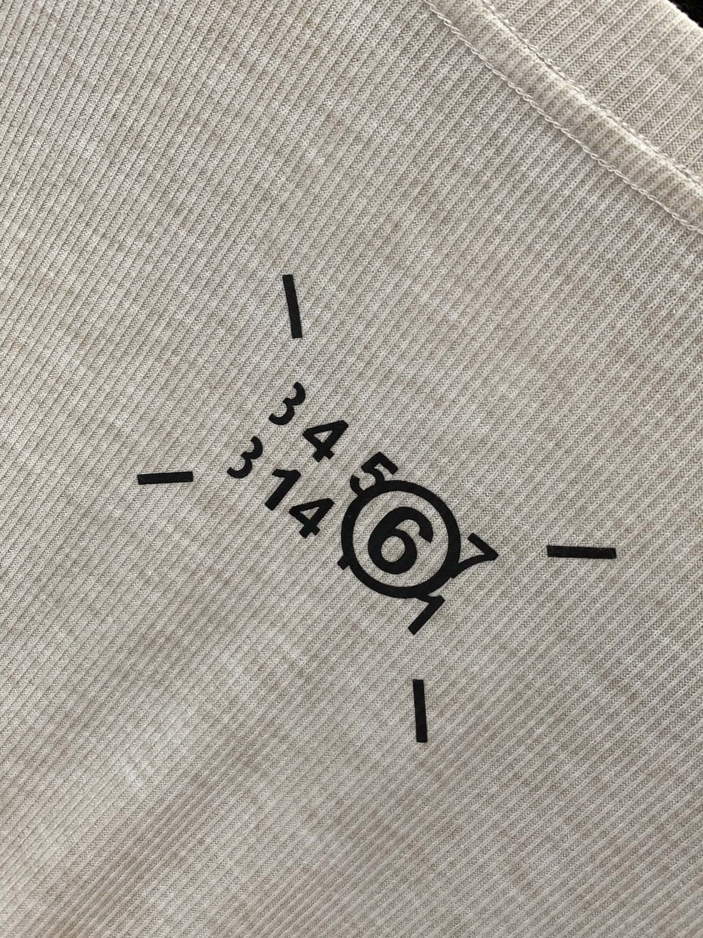 ，Maison Margiela马吉拉，2025早秋最新品，专柜同步有售，原单狠货，时尚休闲圆领长袖T恤