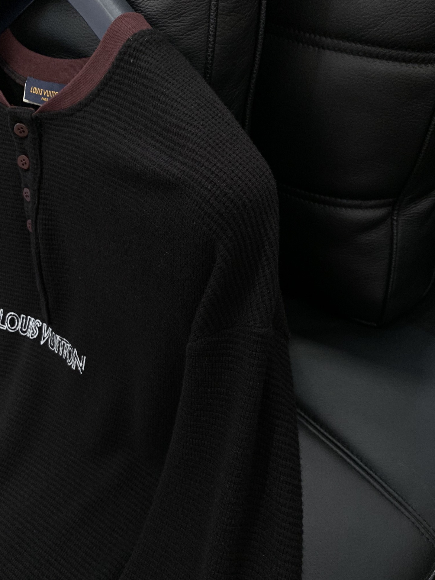 ，LouisVuitton 路易威登，2025秋季最新款，专柜同步有售，原单狠货，时尚休闲圆领长袖T恤，