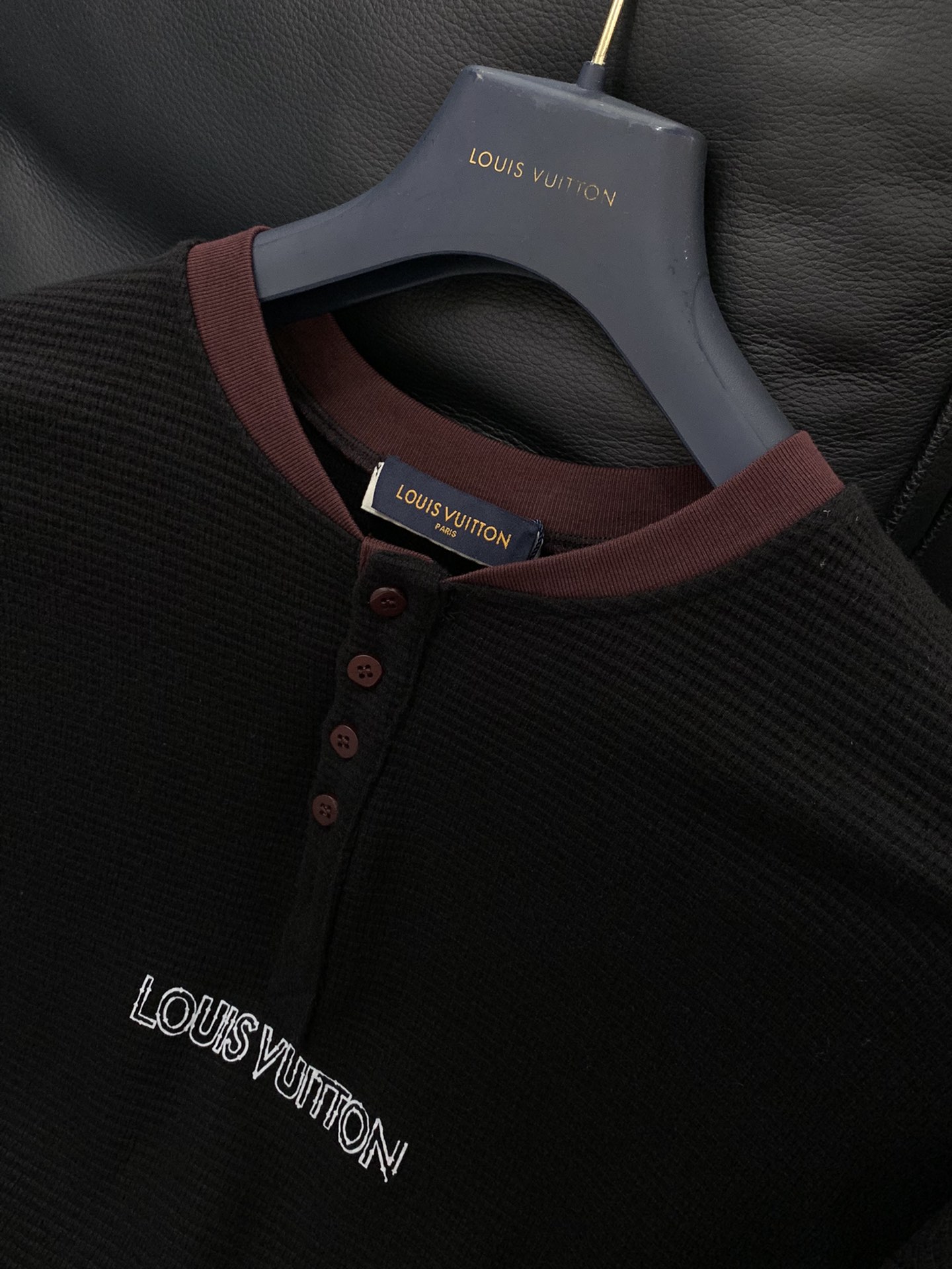 ，LouisVuitton 路易威登，2025秋季最新款，专柜同步有售，原单狠货，时尚休闲圆领长袖T恤，