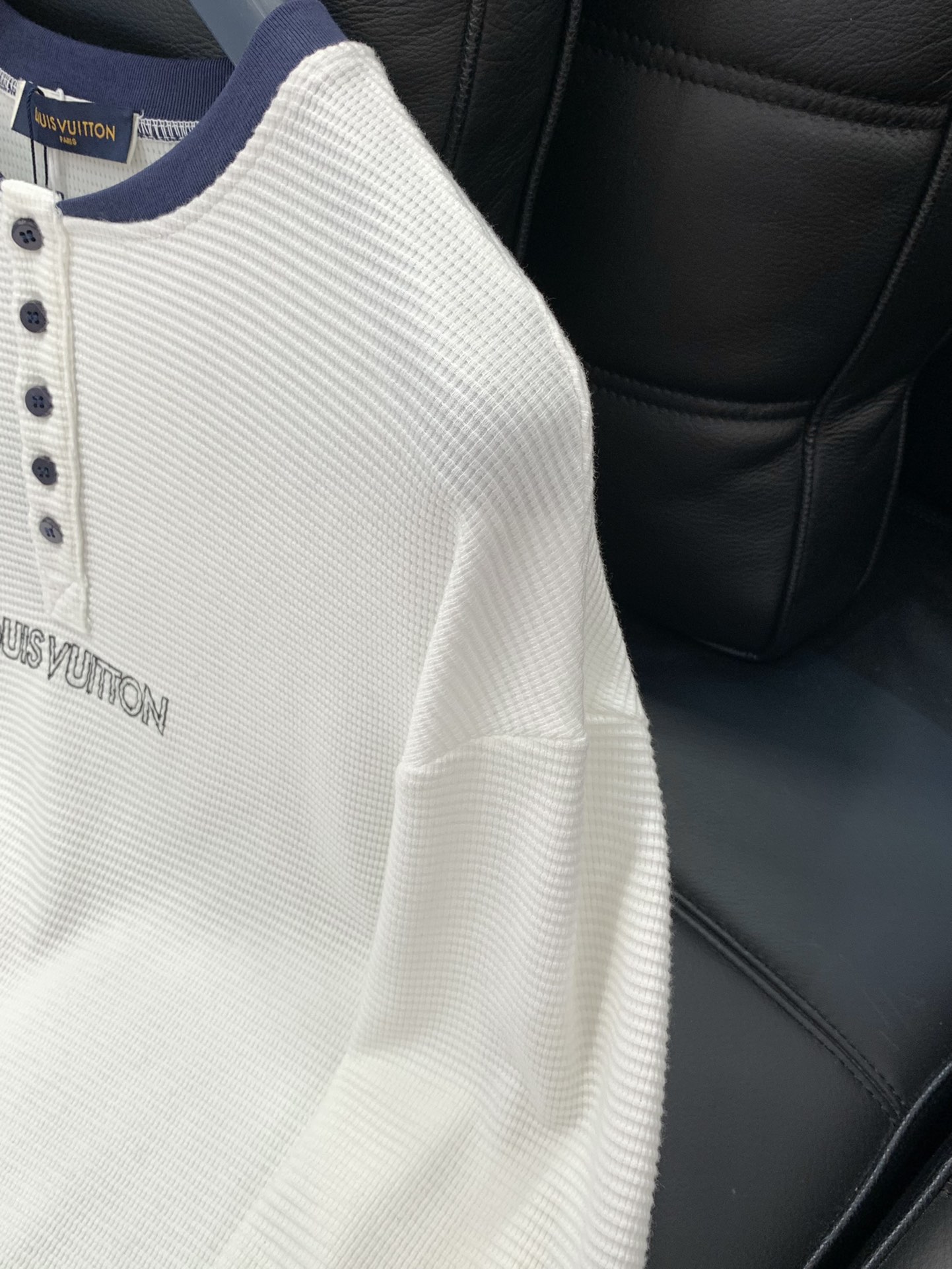 ，LouisVuitton 路易威登，2025秋季最新款，专柜同步有售，原单狠货，时尚休闲圆领长袖T恤，