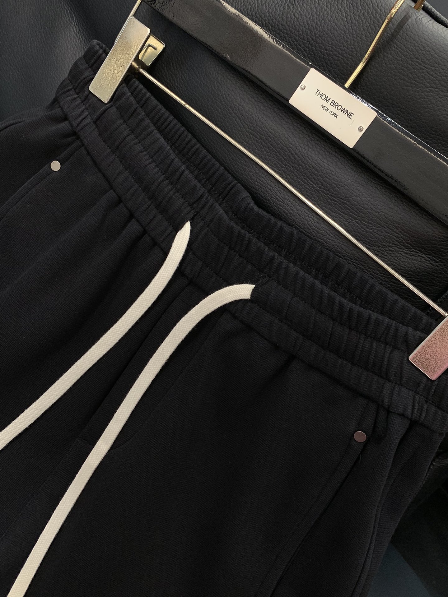 ，Dior 迪奥， 2025秋季新品，专柜同步有售，简约时尚休闲裤，原版进口面料，舒适透气，顶级印花工艺