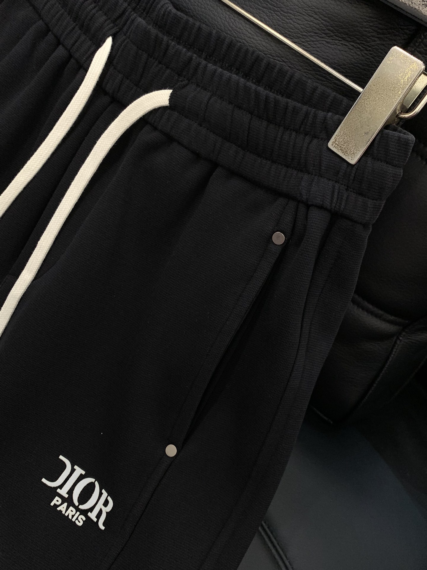 ，Dior 迪奥， 2025秋季新品，专柜同步有售，简约时尚休闲裤，原版进口面料，舒适透气，顶级印花工艺