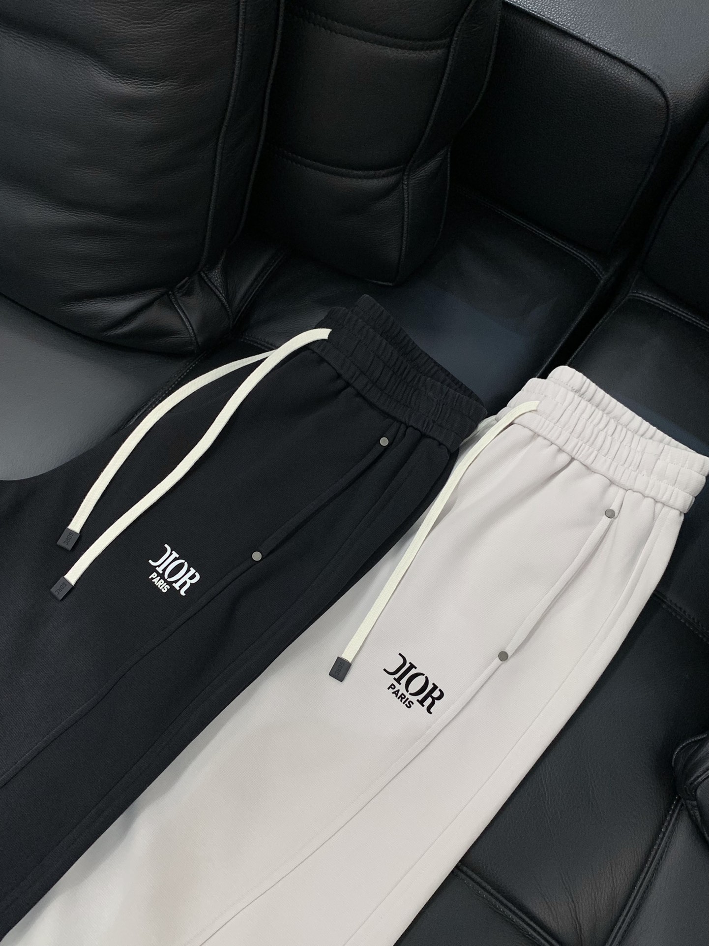 ，Dior 迪奥， 2025秋季新品，专柜同步有售，简约时尚休闲裤，原版进口面料，舒适透气，顶级印花工艺