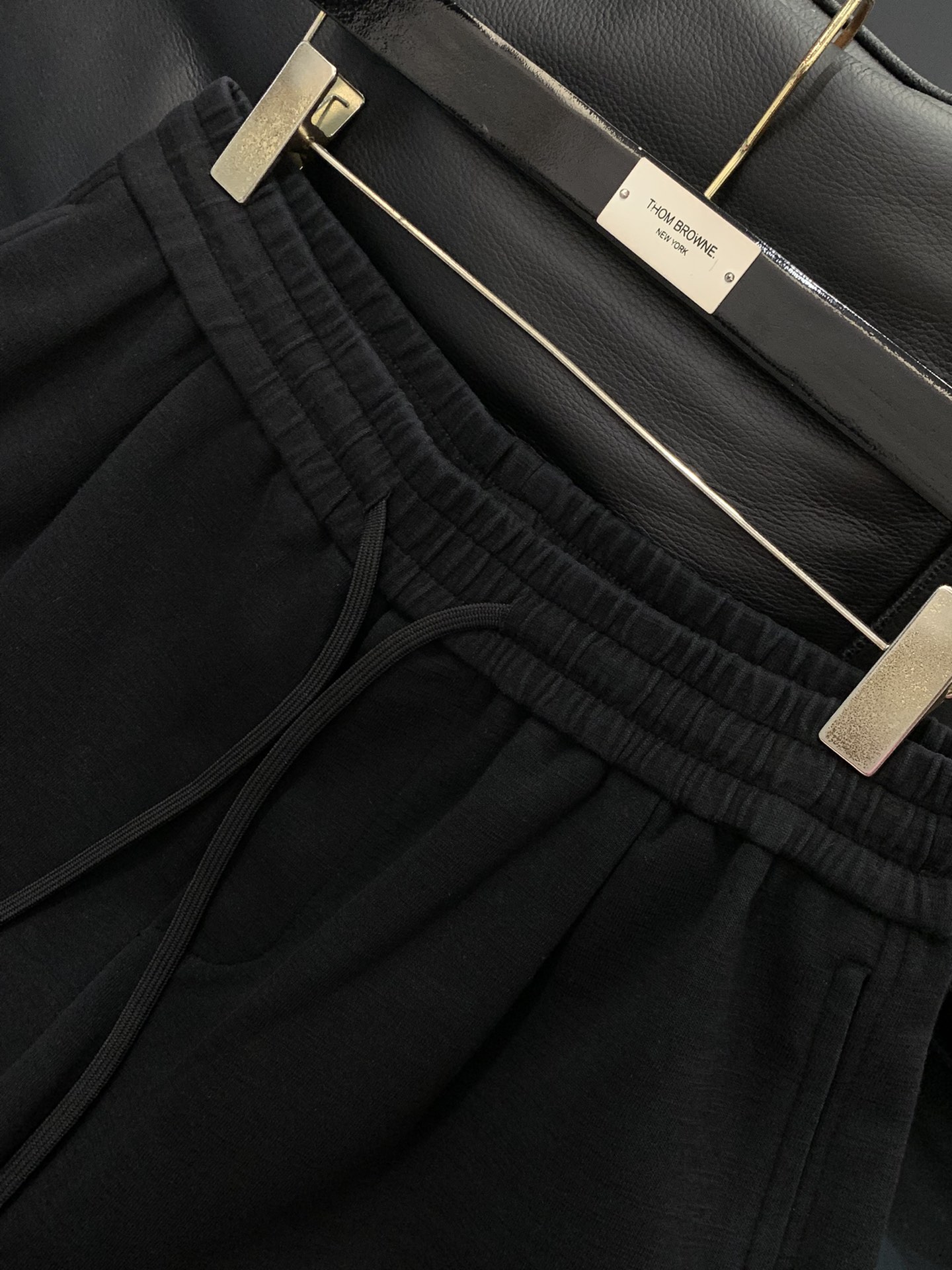 ，Maison Margiela马吉拉，2025秋季最新品，时尚休闲裤，专柜同步有售，原单狠货，采用进口