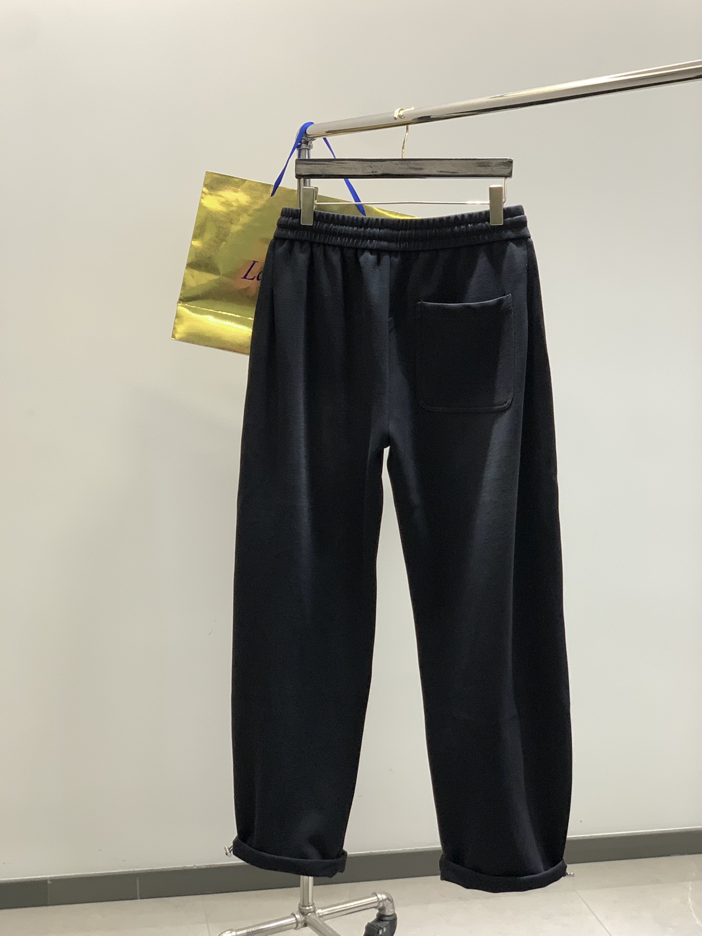 ，Maison Margiela马吉拉，2025秋季最新品，时尚休闲裤，专柜同步有售，原单狠货，采用进口