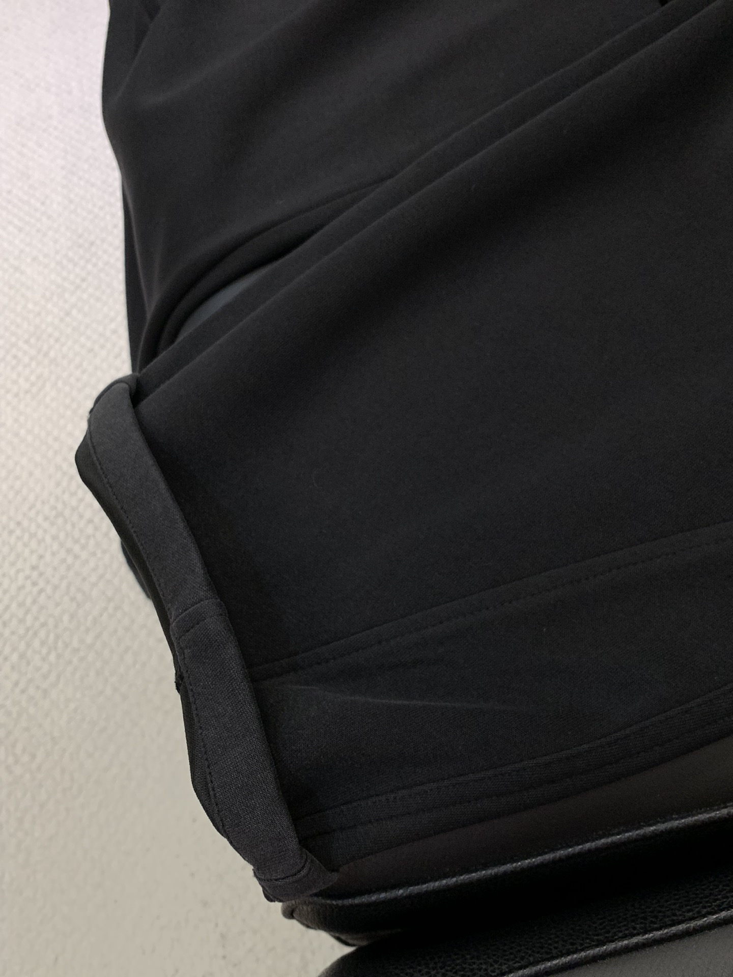 ，Maison Margiela马吉拉，2025秋季最新品，时尚休闲裤，专柜同步有售，原单狠货，采用进口