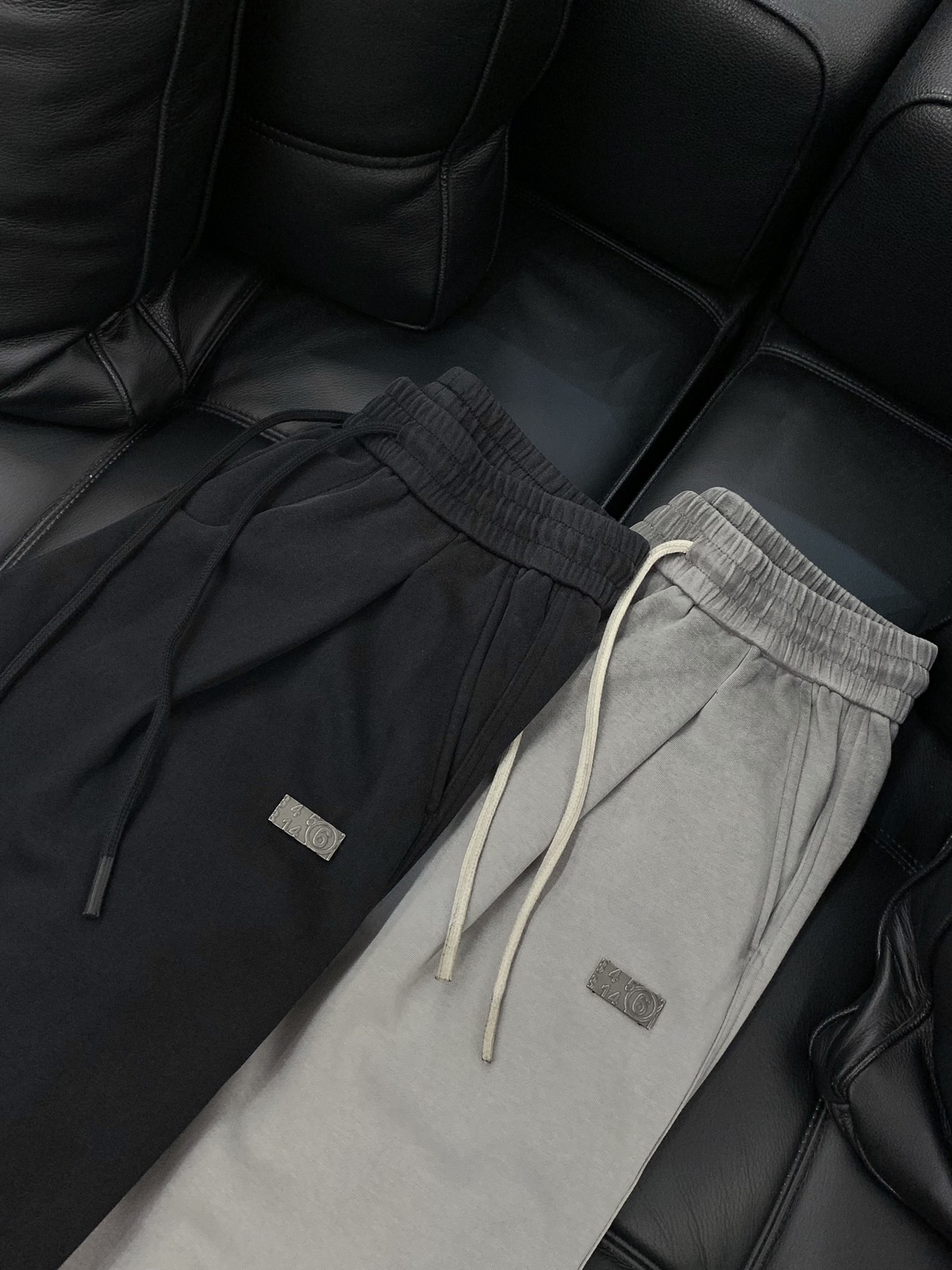 ，Maison Margiela马吉拉，2025秋季最新品，时尚休闲裤，专柜同步有售，原单狠货，采用进口