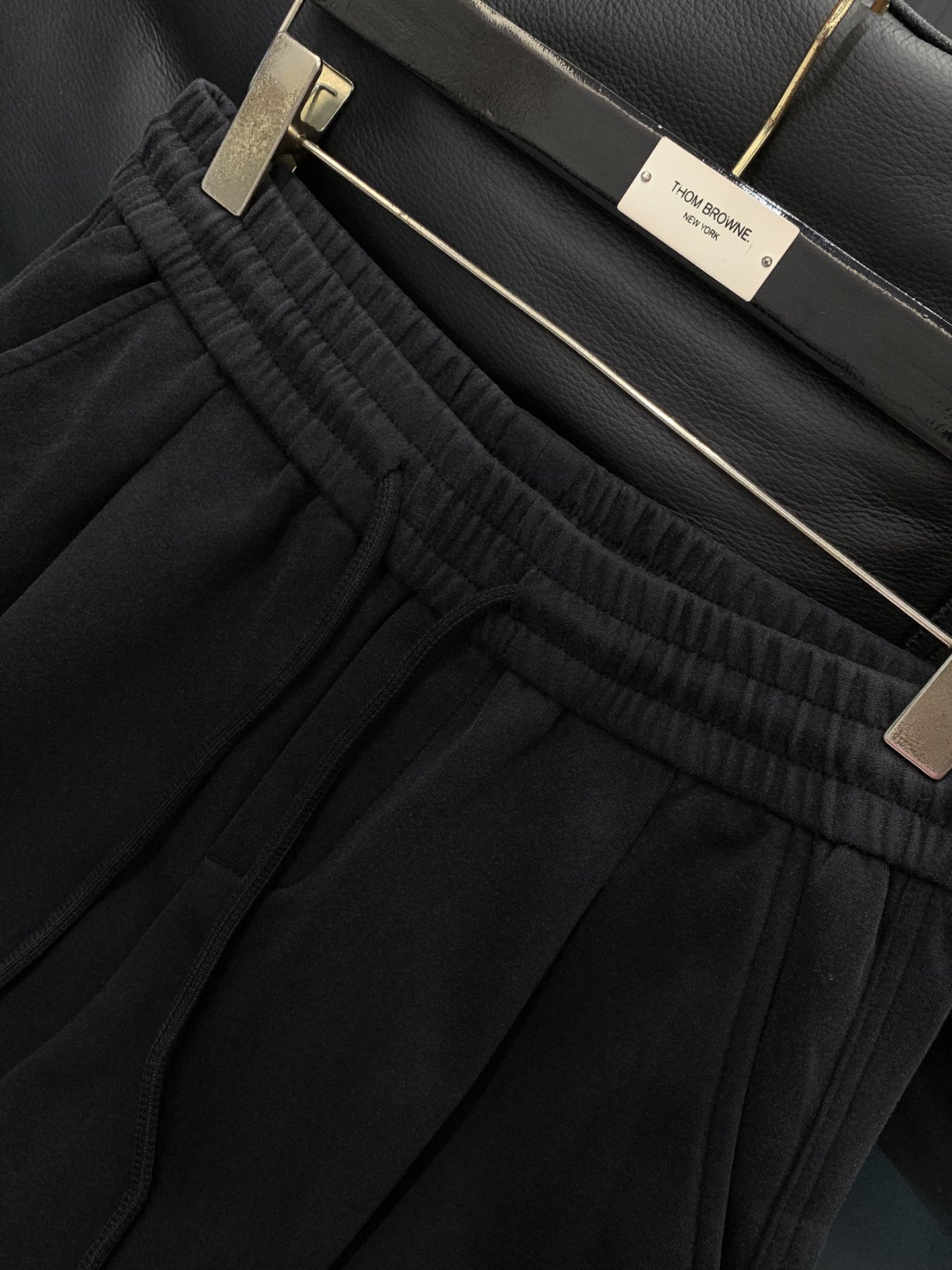 ，Maison Margiela马吉拉，2025秋季最新品，时尚休闲裤，专柜同步有售，原单狠货，采用进口