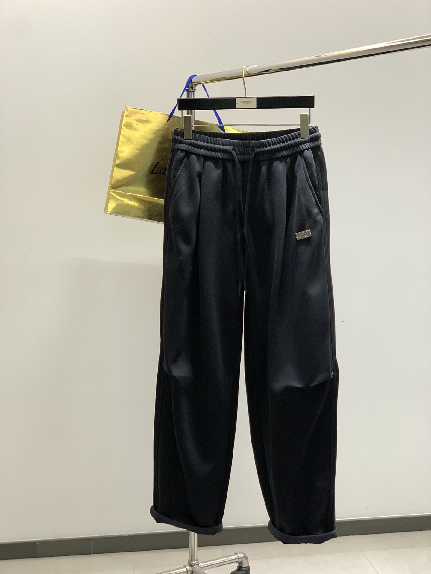 ，Maison Margiela马吉拉，2025秋季最新品，时尚休闲裤，专柜同步有售，原单狠货，采用进口